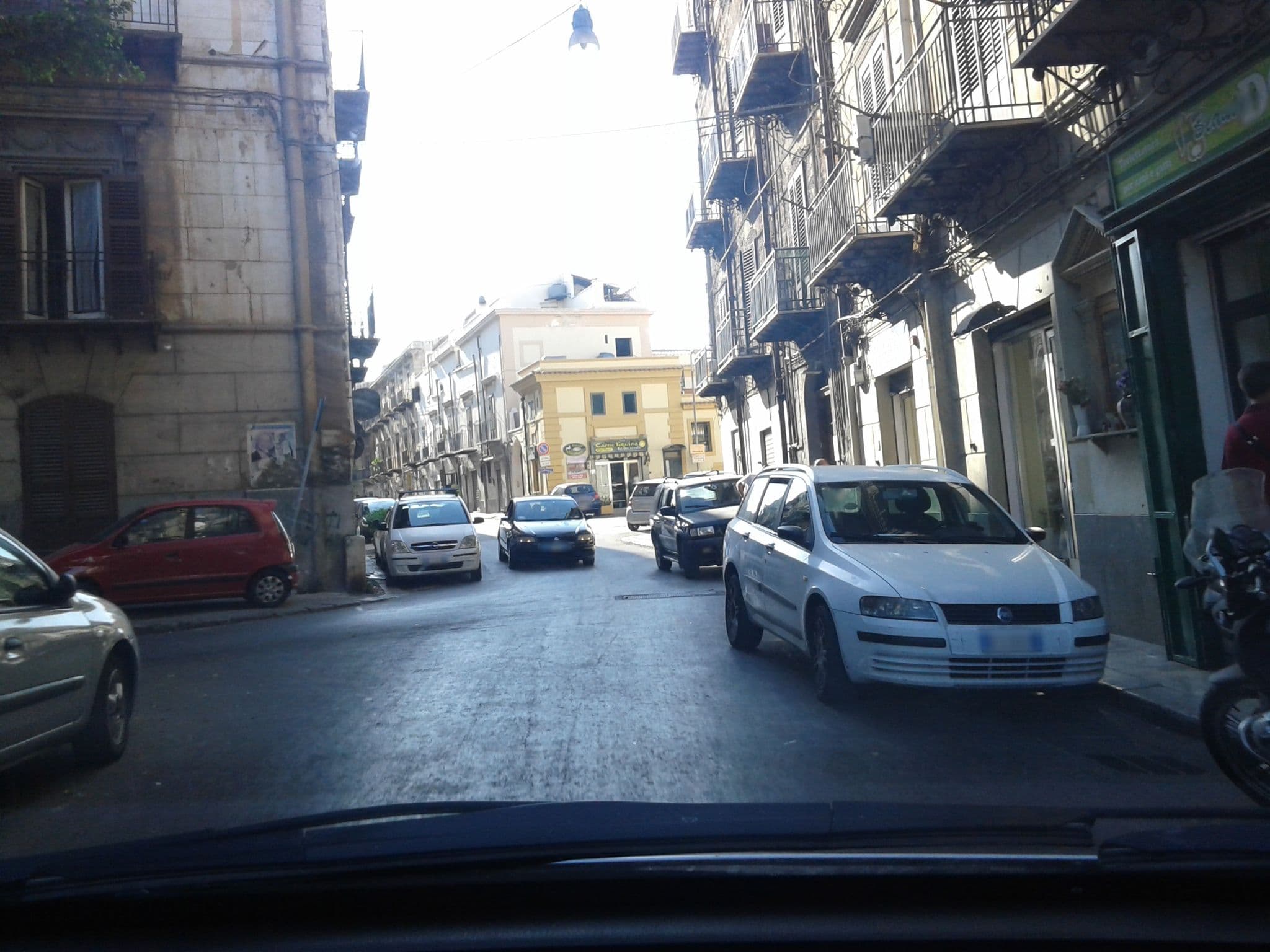 Street view near Palazzo Reale Bed and Breakfast, Palermo — © robertoinze (CC BY-SA · Mapillary)