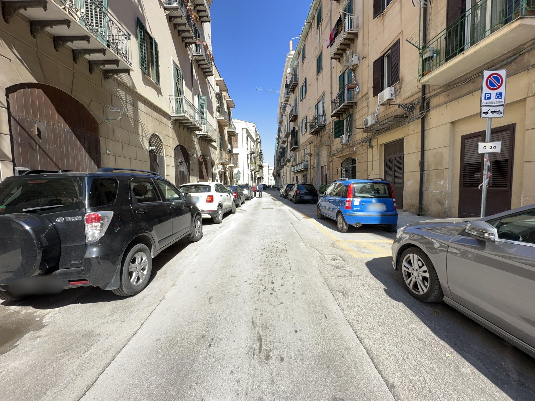 Street view near Abatellis Luxury, Palermo — © varun959 (CC BY-SA · Mapillary)