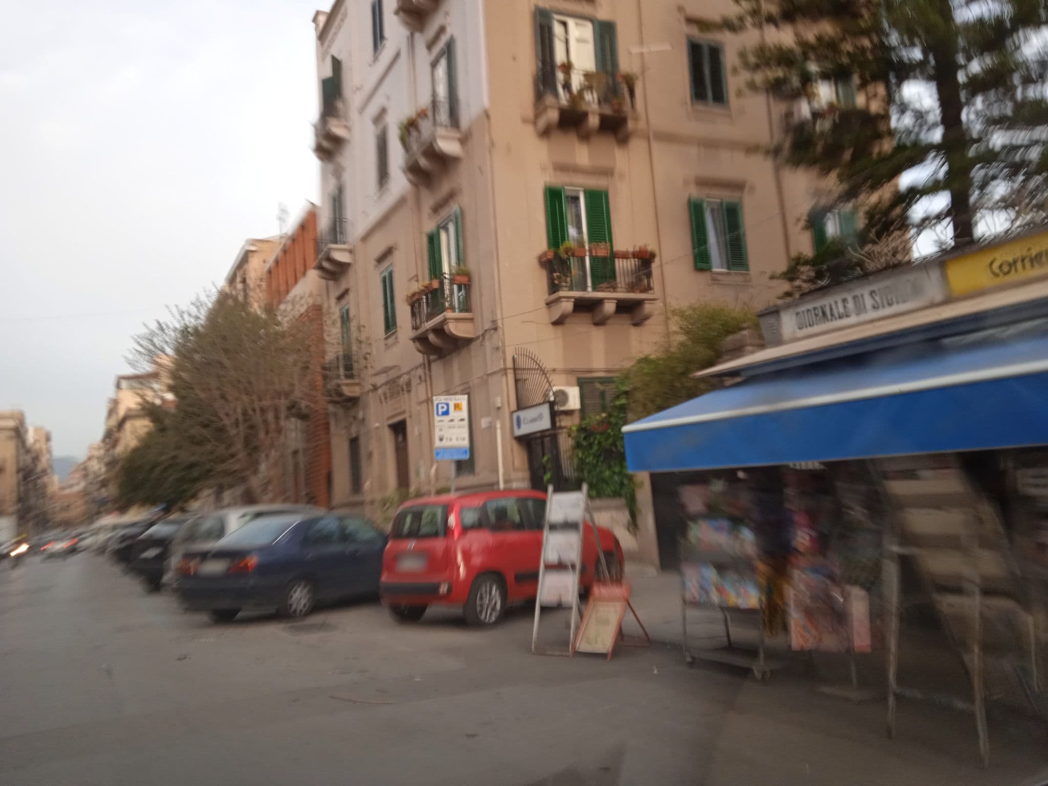 Street view near Le Casette di Laura, Palermo — © p8fy9y9fs (CC BY-SA · Mapillary)