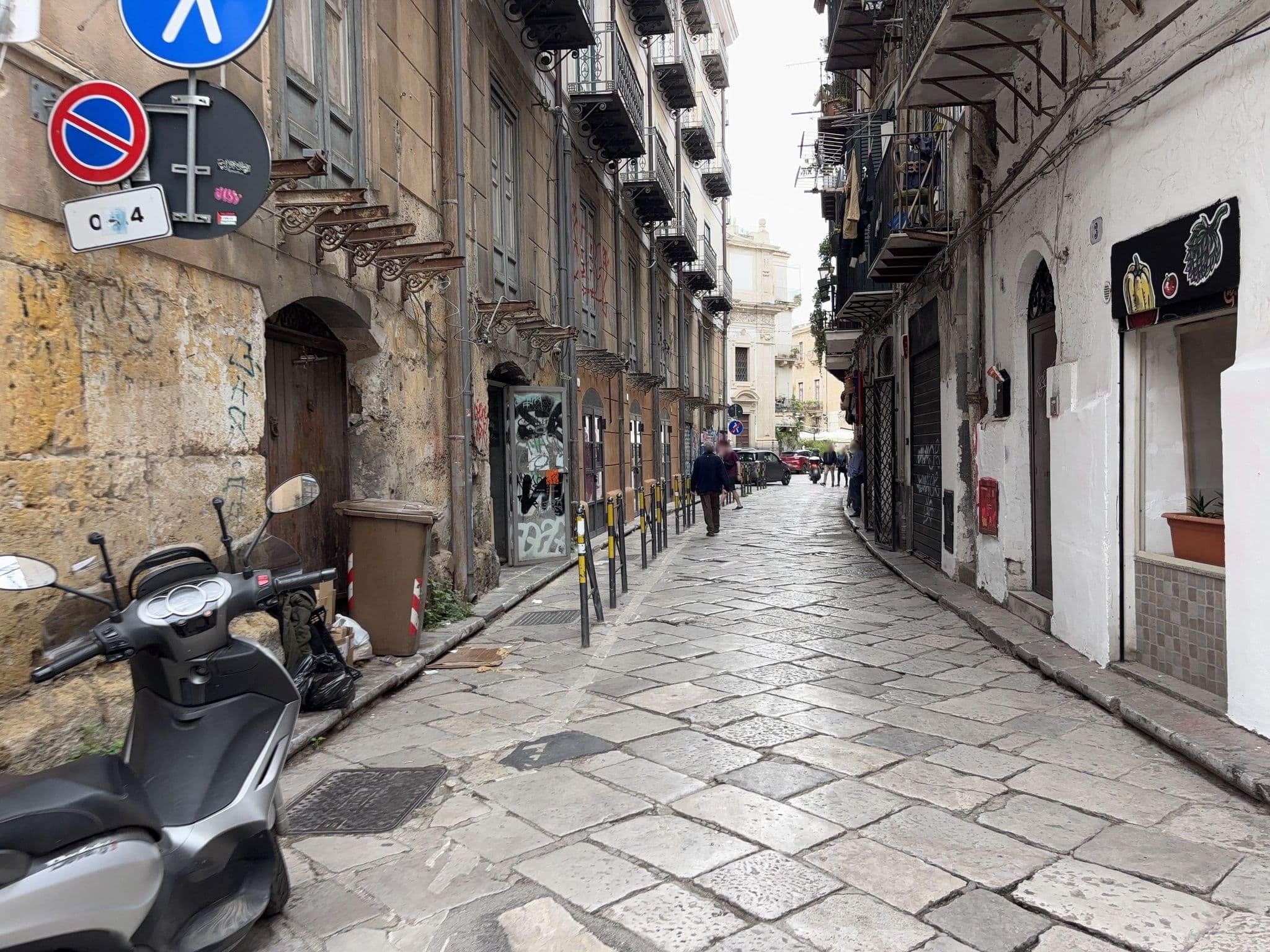 Street view near Ai Mori, Palermo — © robot8a (CC BY-SA · Mapillary)
