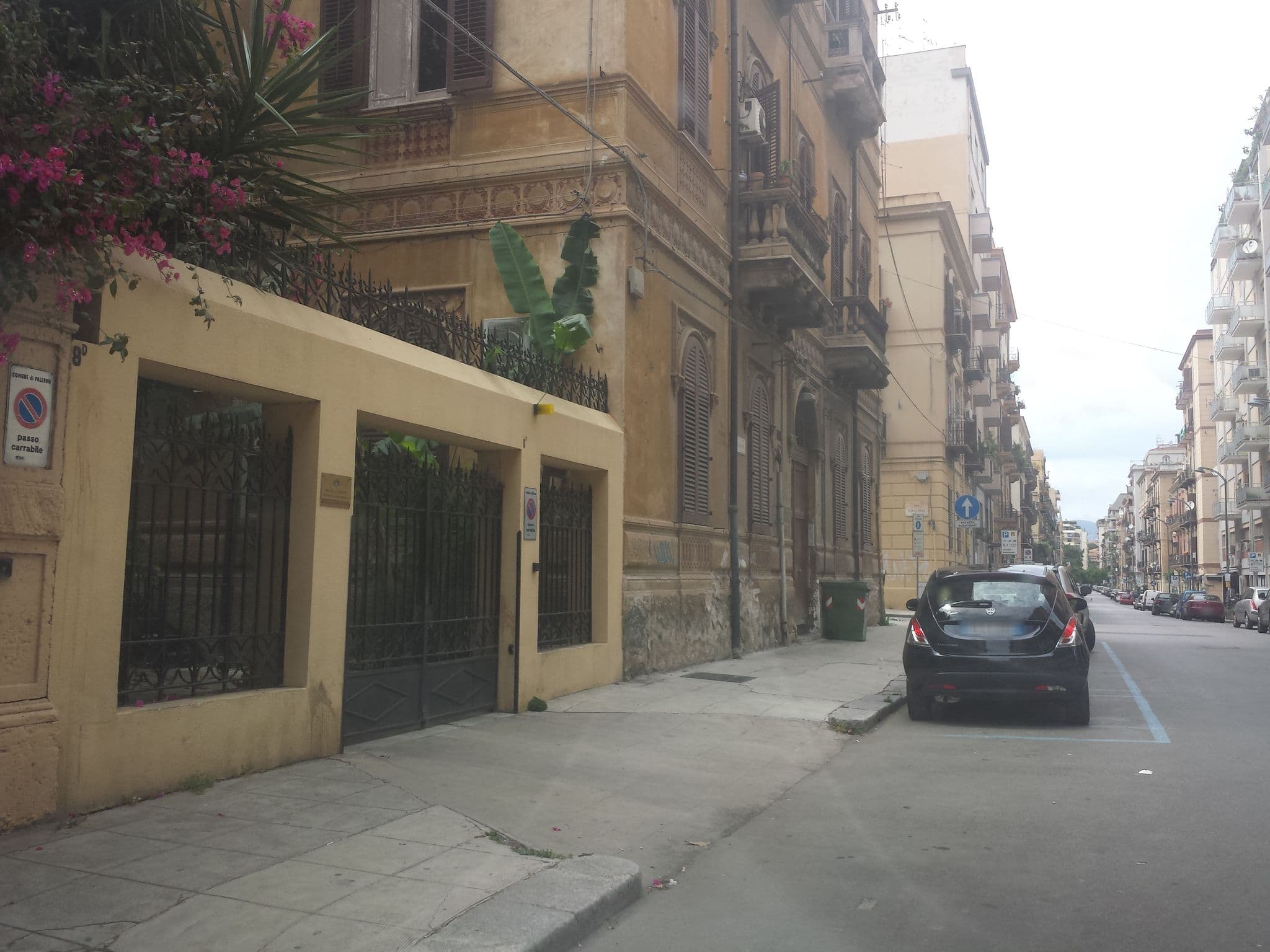Street view near B&b Dietro Il Politeama, Palermo — © aborruso (CC BY-SA · Mapillary)