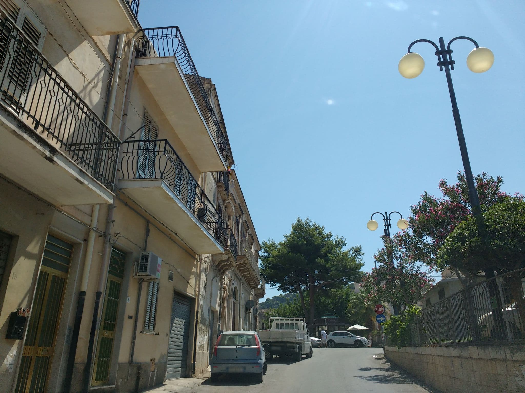 Street view near Dammuso Donna Giovanna, Scicli — © thetornado76 (CC BY-SA · Mapillary)
