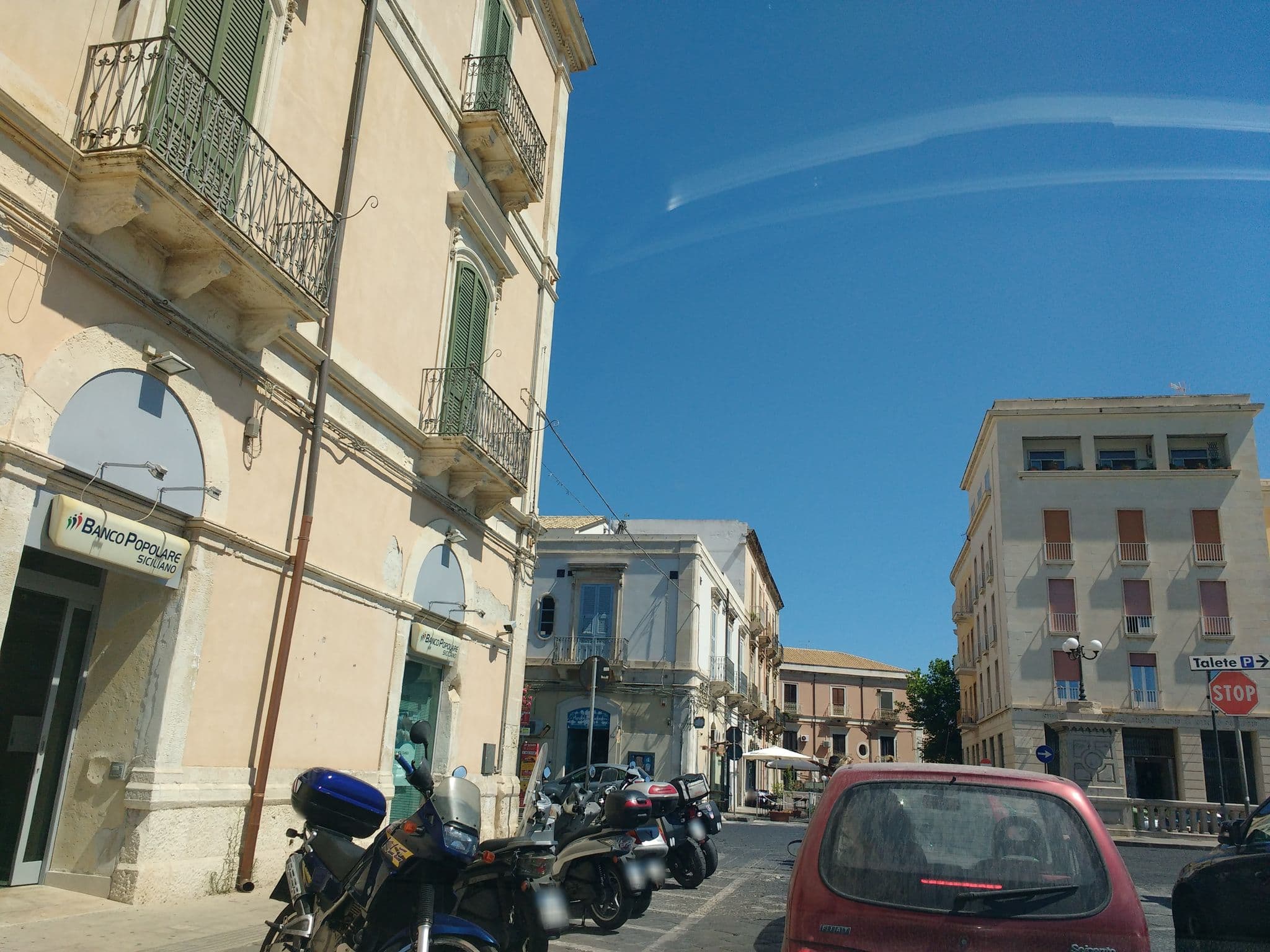 Street view near La Porta di Ortigia, Siracusa — © thetornado76 (CC BY-SA · Mapillary)