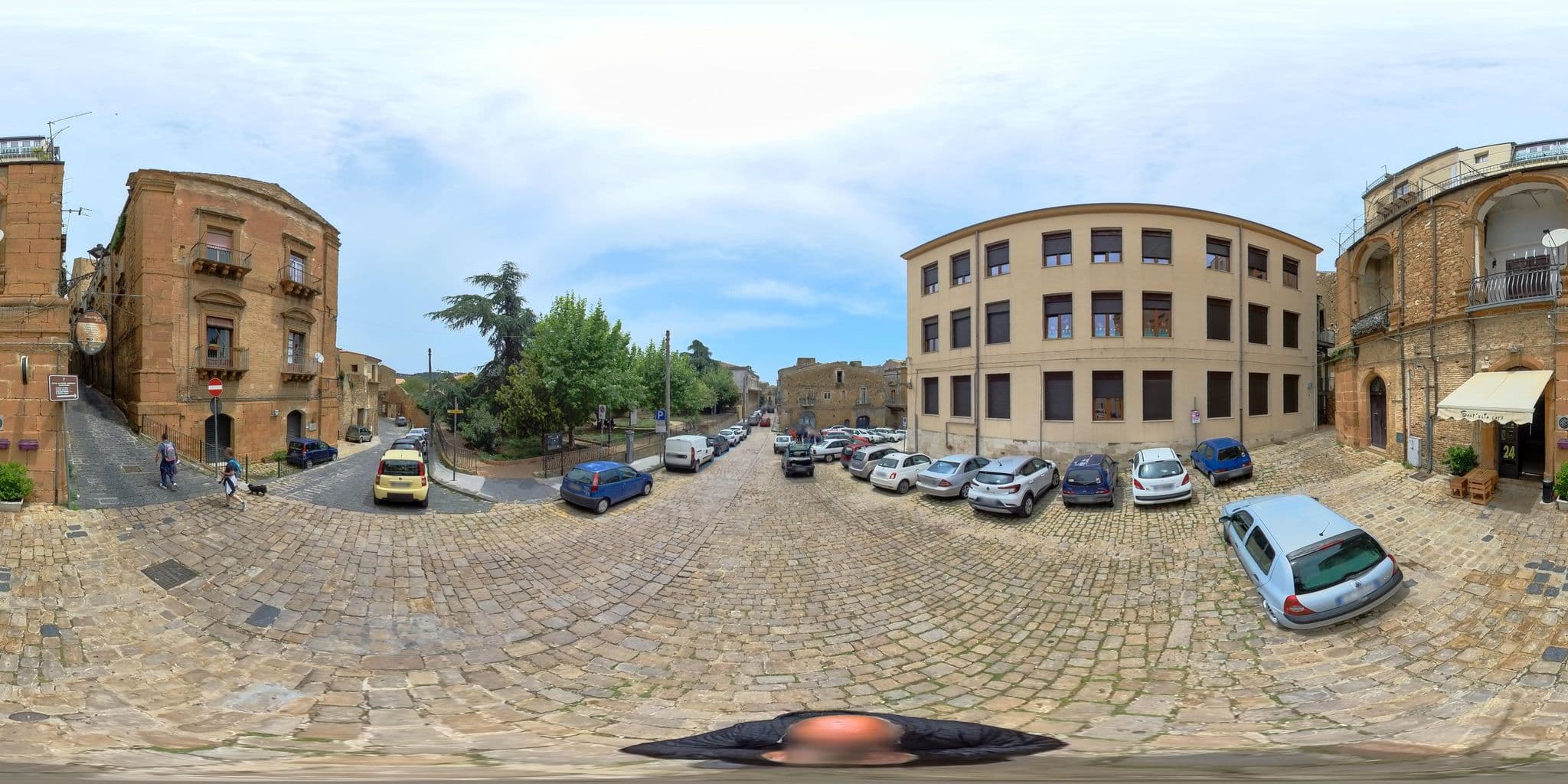 Street view near Hotel Marchesi di Roccabianca, Piazza Armerina — © Ghelfi360 (CC BY-SA · Mapillary)