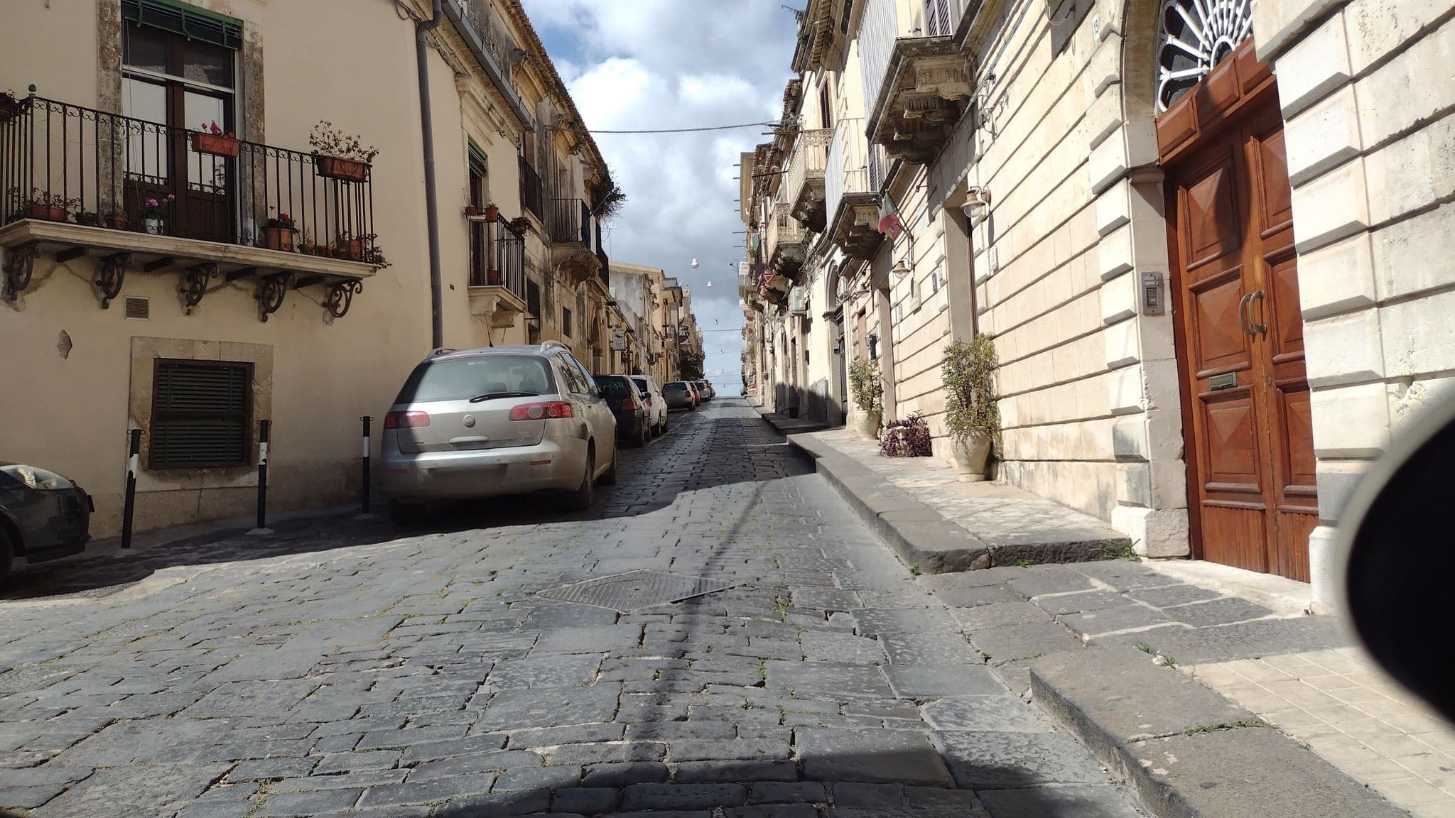 Street view near La Nicchia, Noto — © notobiene (CC BY-SA · Mapillary)