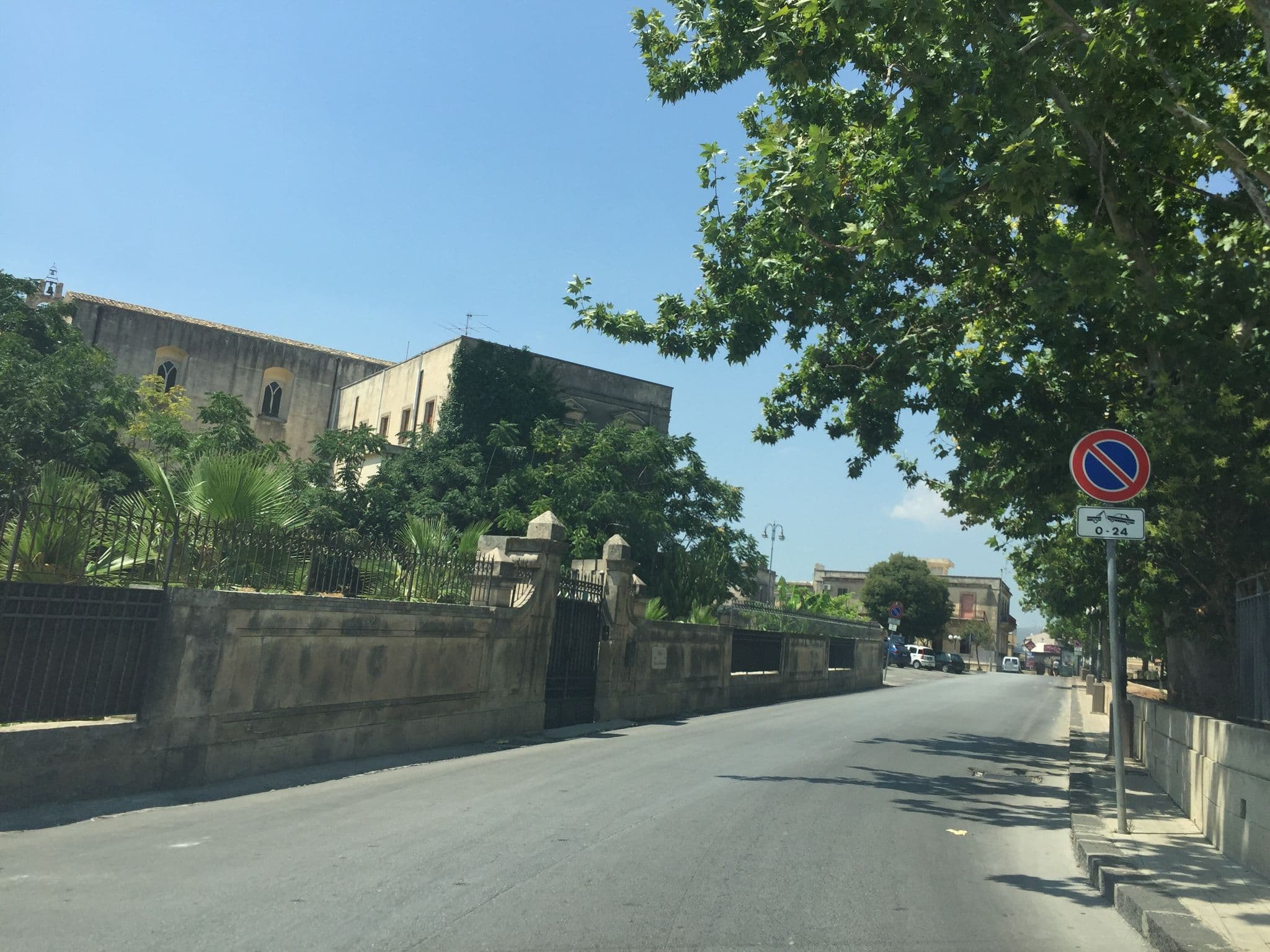 Street view near Alexander Art Nouveau Suites, Noto — © nisselson (CC BY-SA · Mapillary)