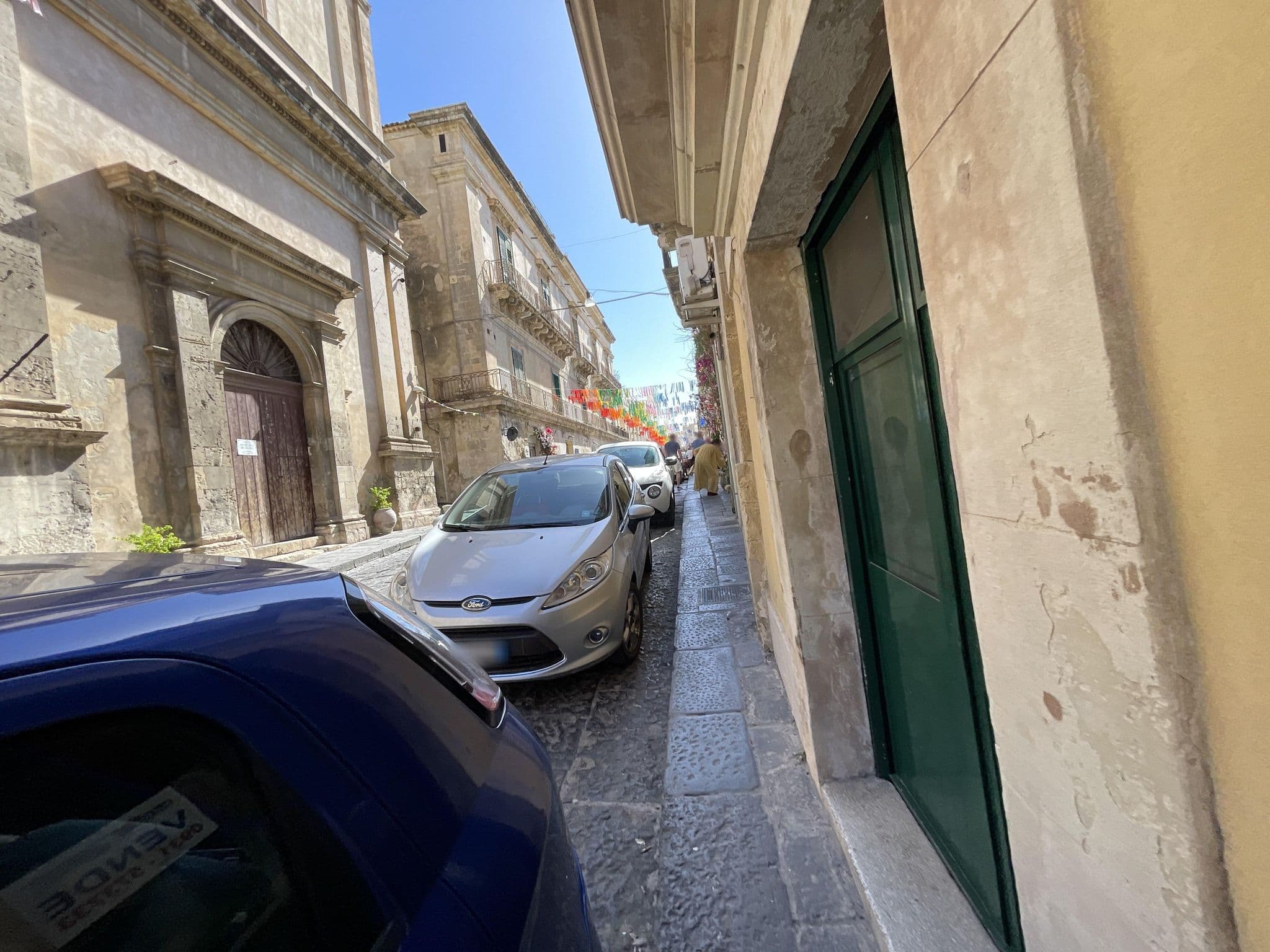 Street view near Casa Cassone B&B, Noto — © asturksever (CC BY-SA · Mapillary)