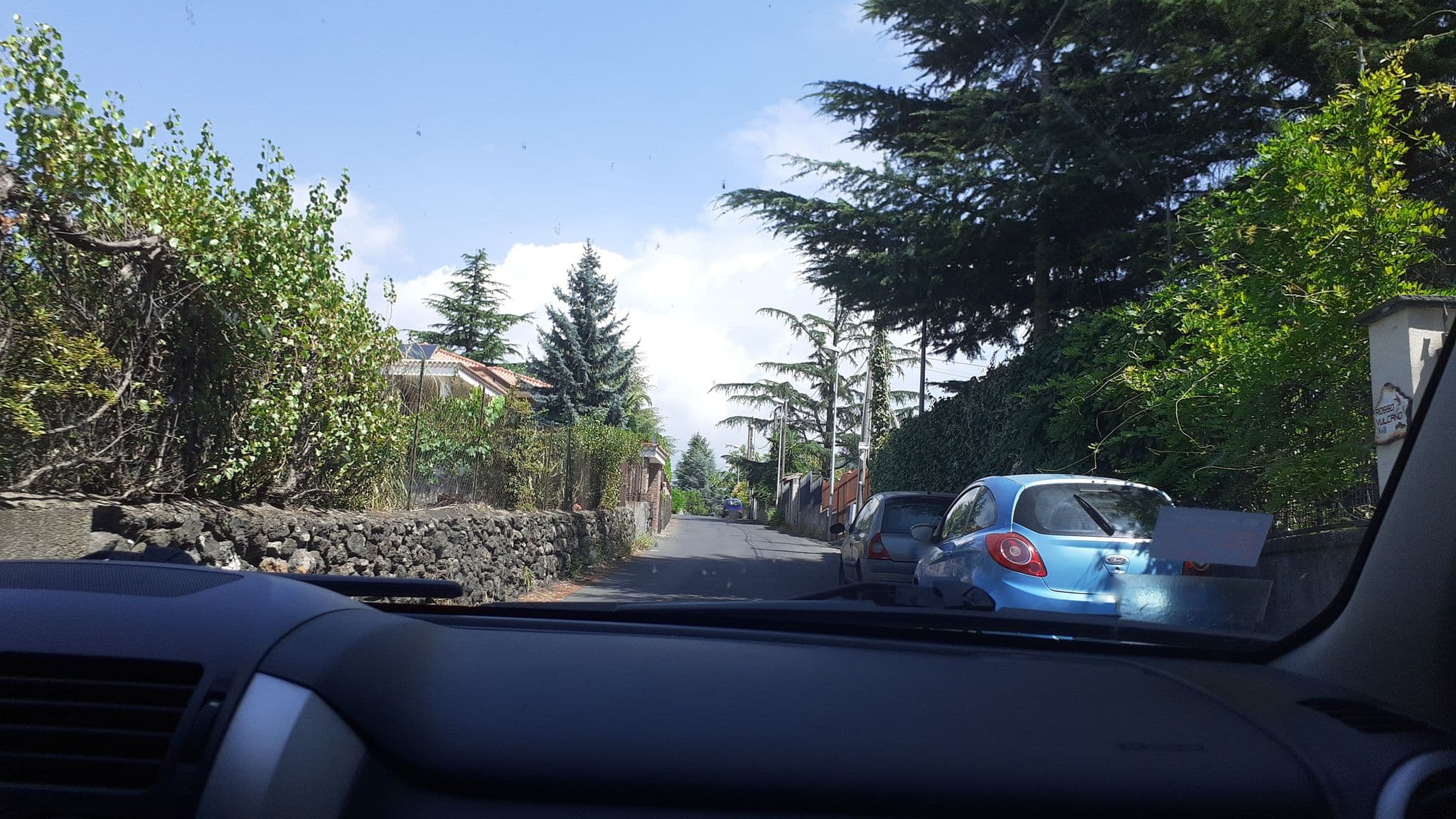 Street view near Rosso Vulcano, Nicolosi — © agliatav (CC BY-SA · Mapillary)