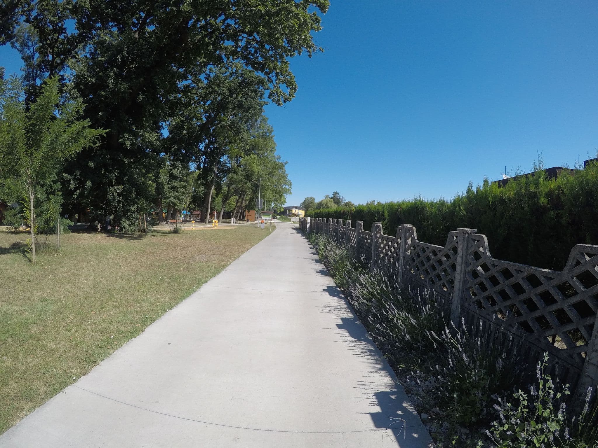 Street view near Hutník, Veľký Meder — © jose1711 (CC BY-SA · Mapillary)