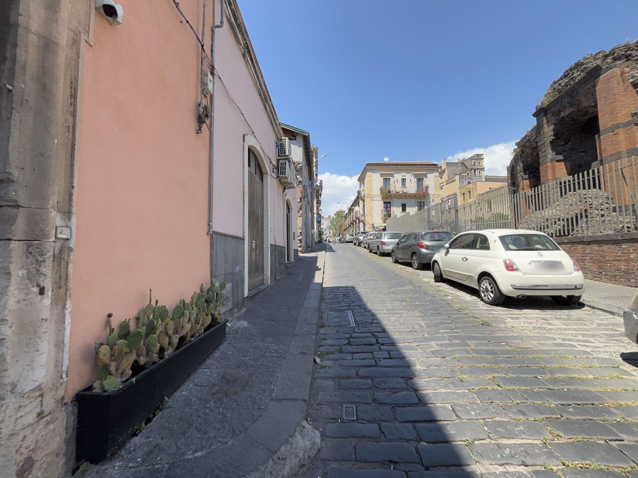 Street view near Il Coro delle Nuvole, Catania — © robot8a (CC BY-SA · Mapillary)