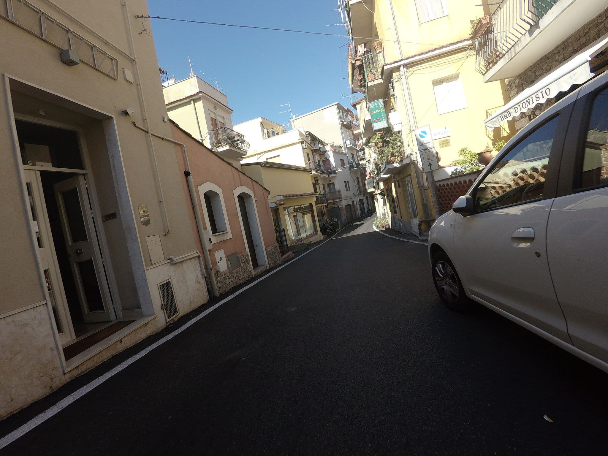 Street view near Bed and Breakfast Dionisio, Taormina — © posiki (CC BY-SA · Mapillary)