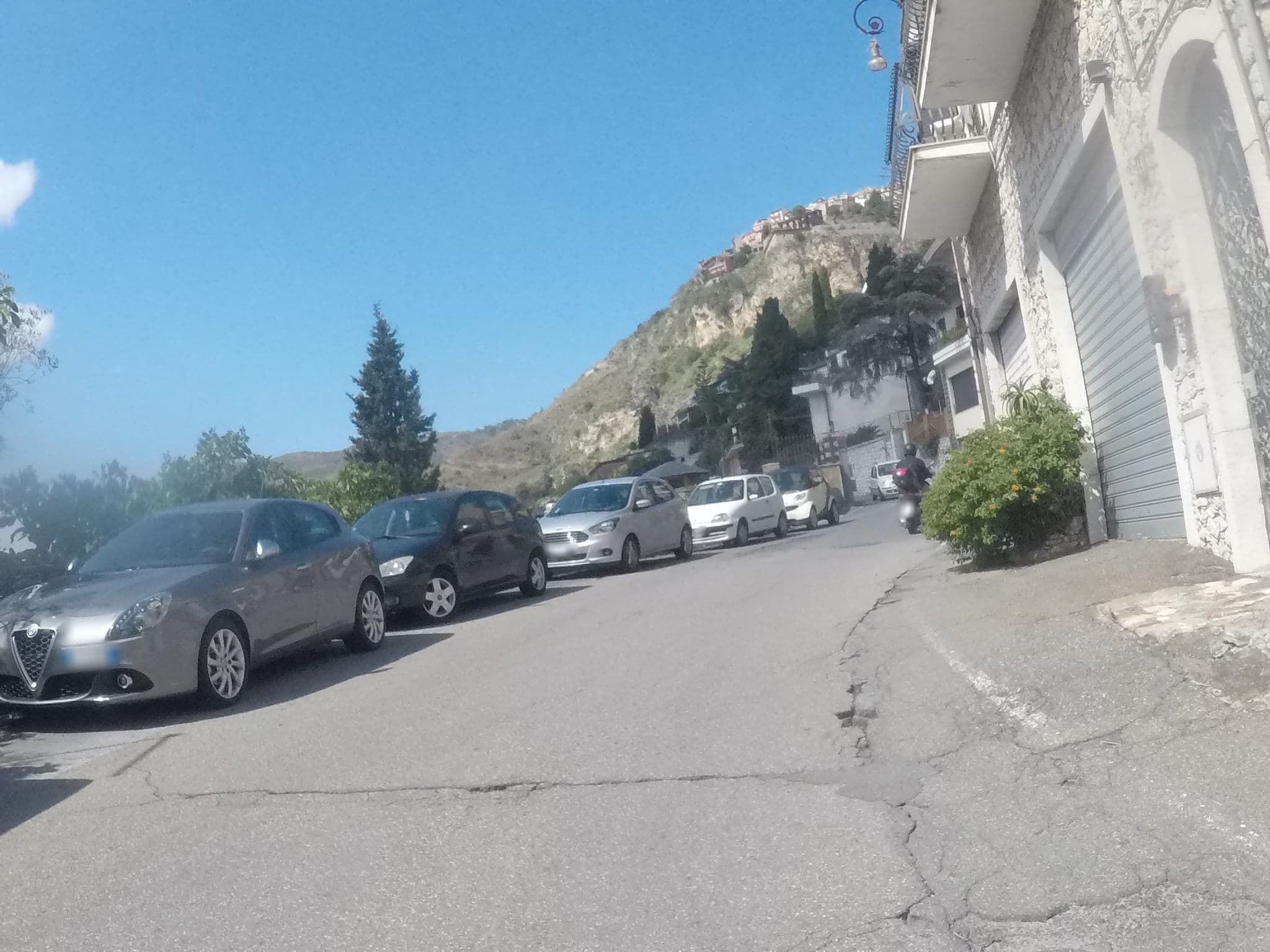 Street view near Villa Le Terrazze, Taormina — © kobykarin (CC BY-SA · Mapillary)