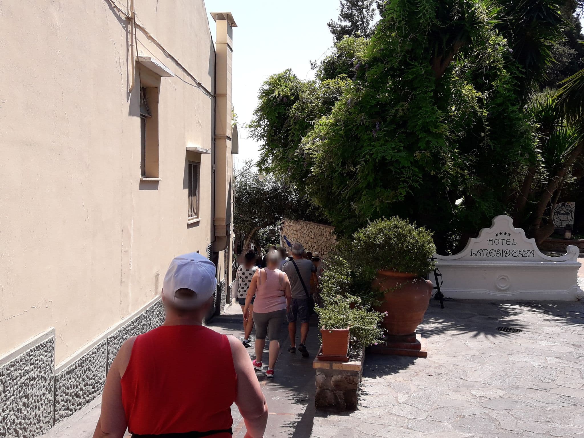 Street view near Hotel Flora, Capri — © marcussacapuces91 (CC BY-SA · Mapillary)