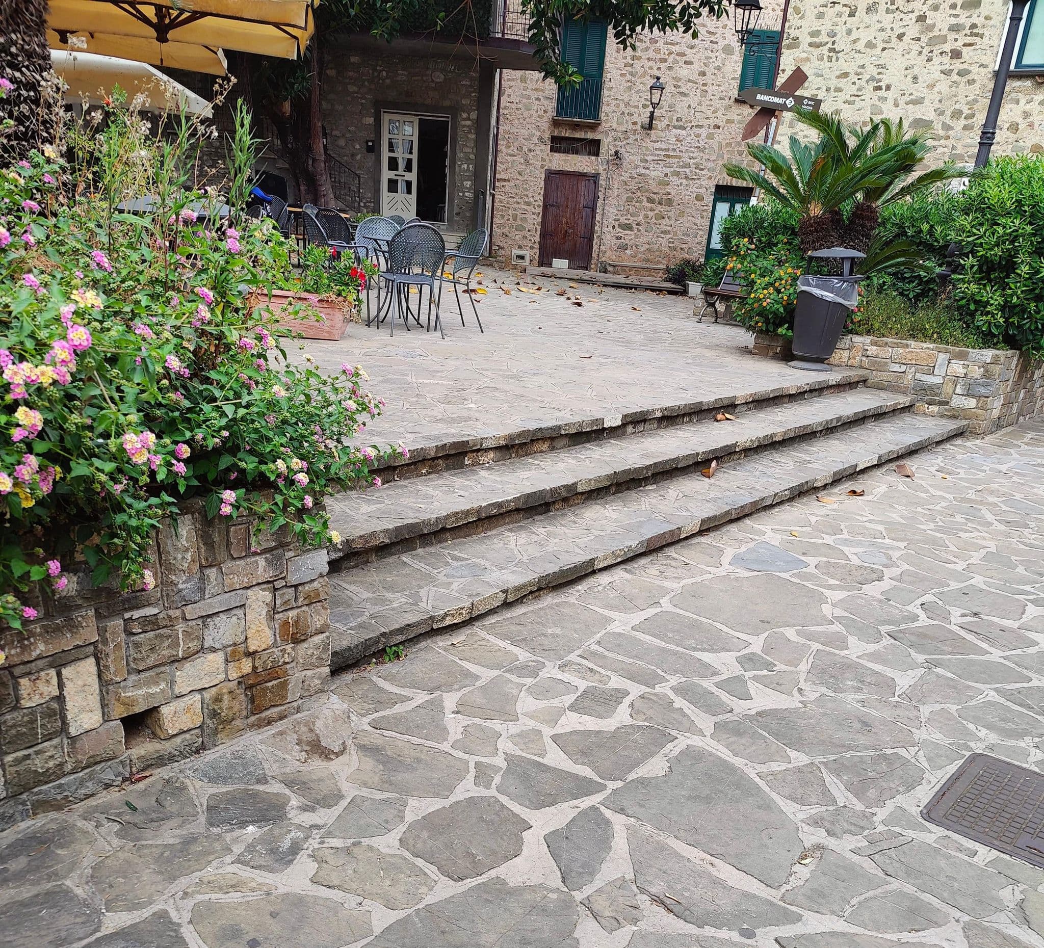 Street view near La Pineta, Marina di Casal Velino — © elgolfo (CC BY-SA · Mapillary)