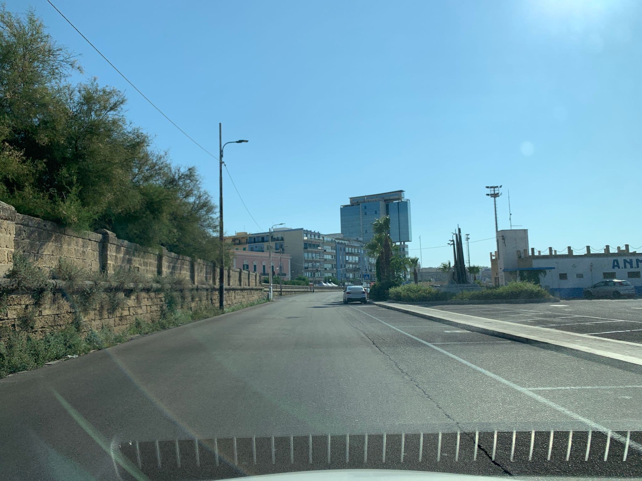 Street view near Marine Place Gallipoli, Gallipoli — © kopfpolster (CC BY-SA · Mapillary)