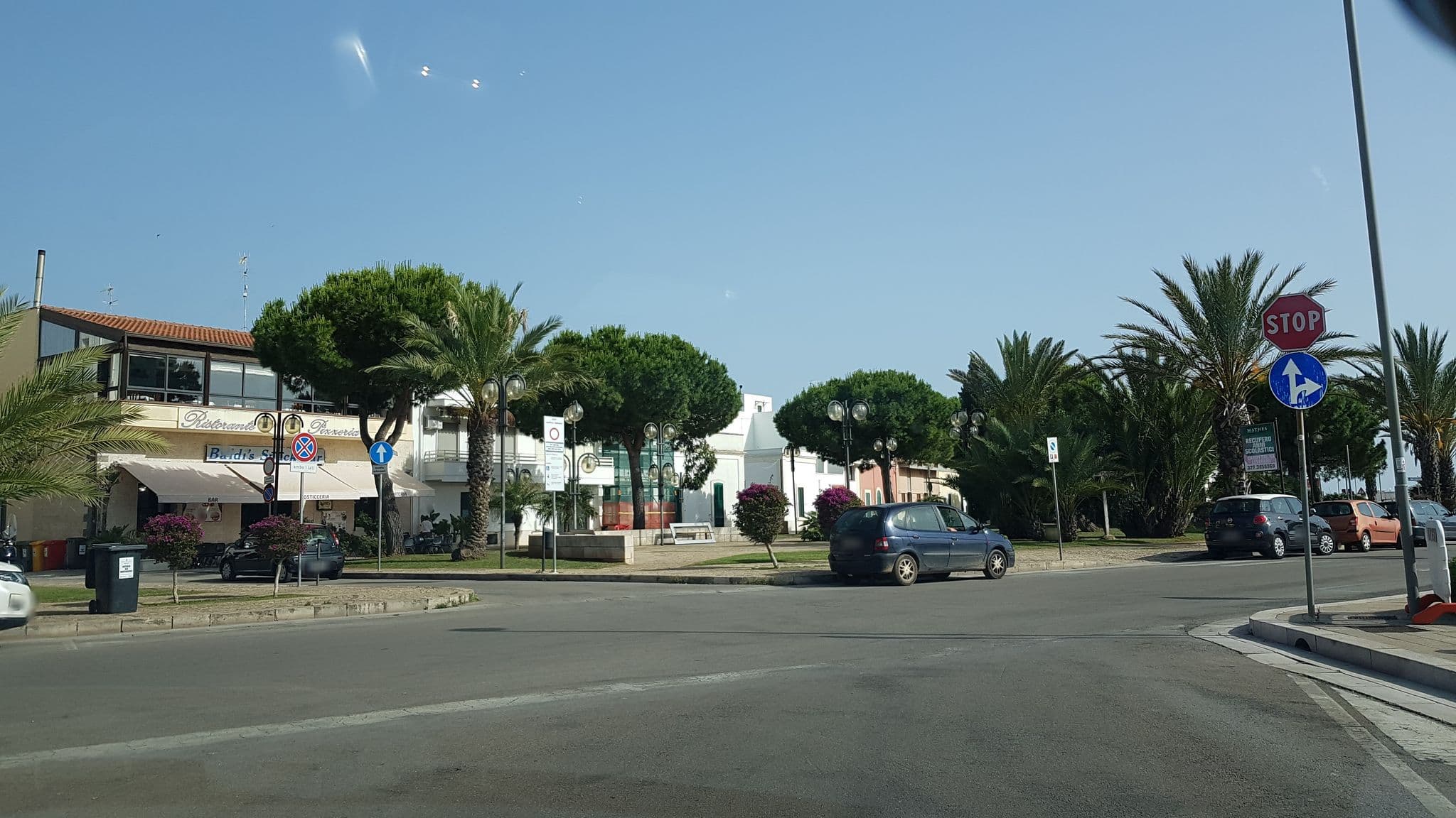 Street view near Lungomare di Ponente, Porto Cesareo — © ale_zena_it (CC BY-SA · Mapillary)