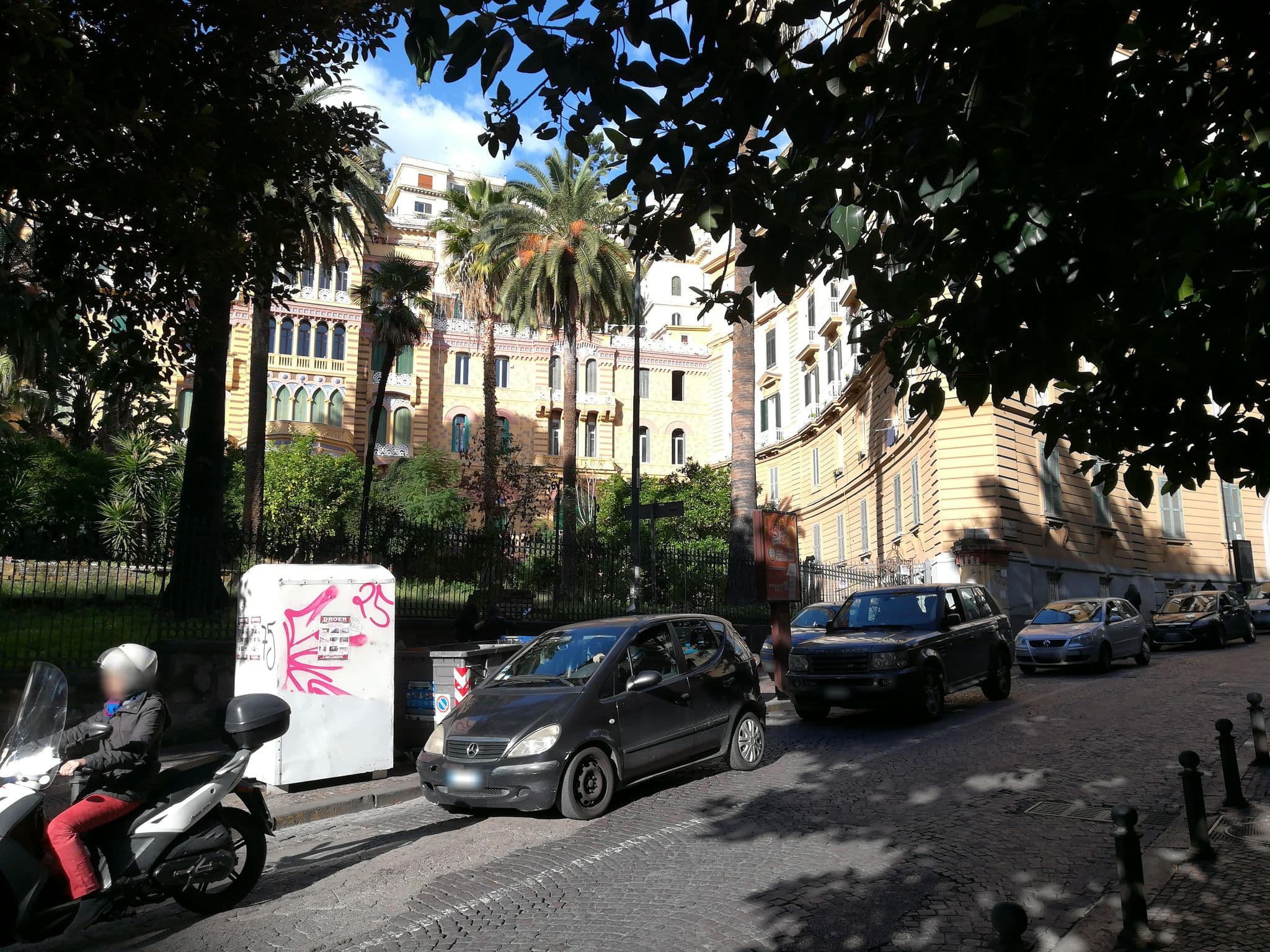 Street view near Casa Vacanze Amedeo, Vomero — © itsmelud (CC BY-SA · Mapillary)
