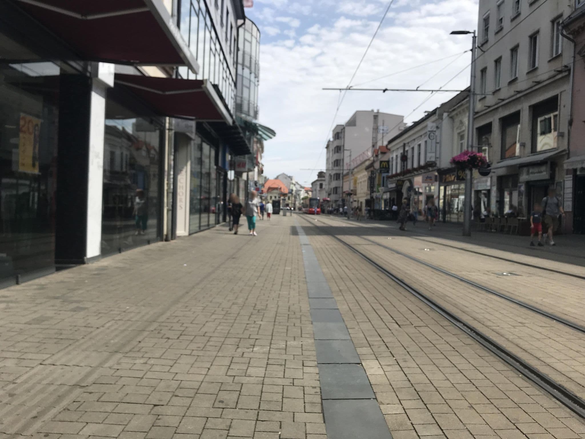 Street view near Chors, Bratislava — © miguel_andrade (CC BY-SA · Mapillary)