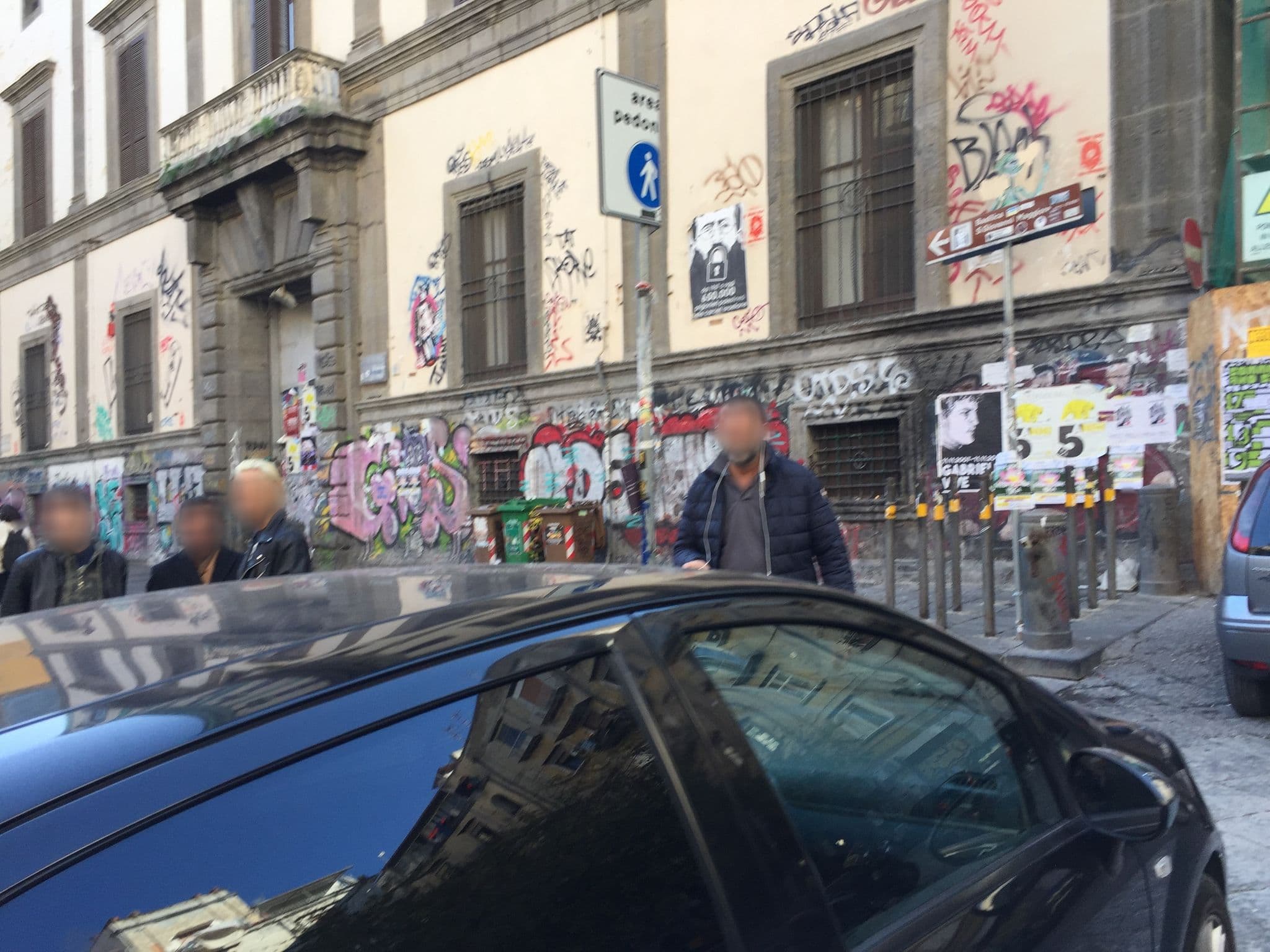 Street view near Maurizio’s Airbnb, Porto — © dvdmgl (CC BY-SA · Mapillary)