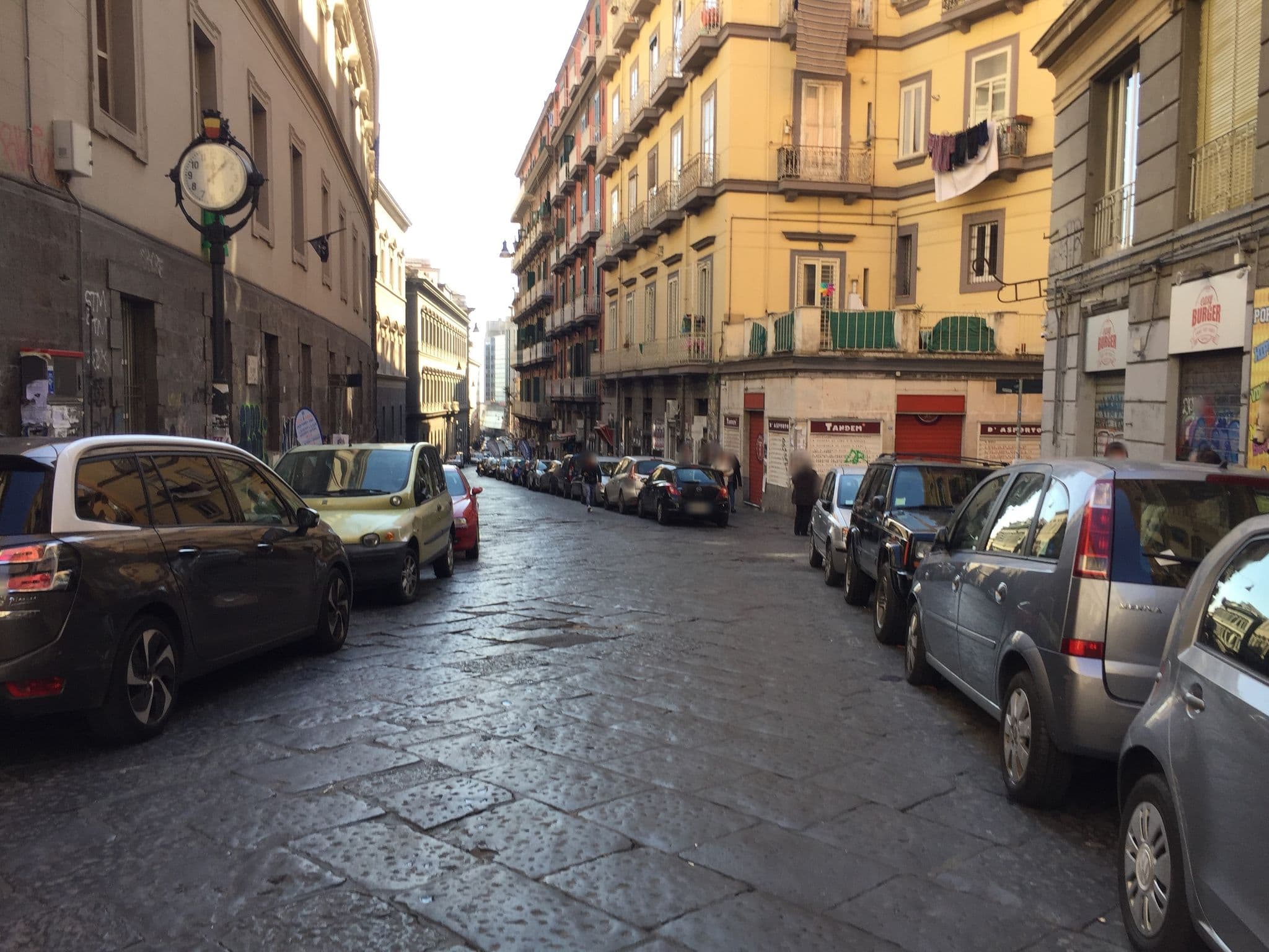 Street view near Naples to stay, Porto — © dvdmgl (CC BY-SA · Mapillary)