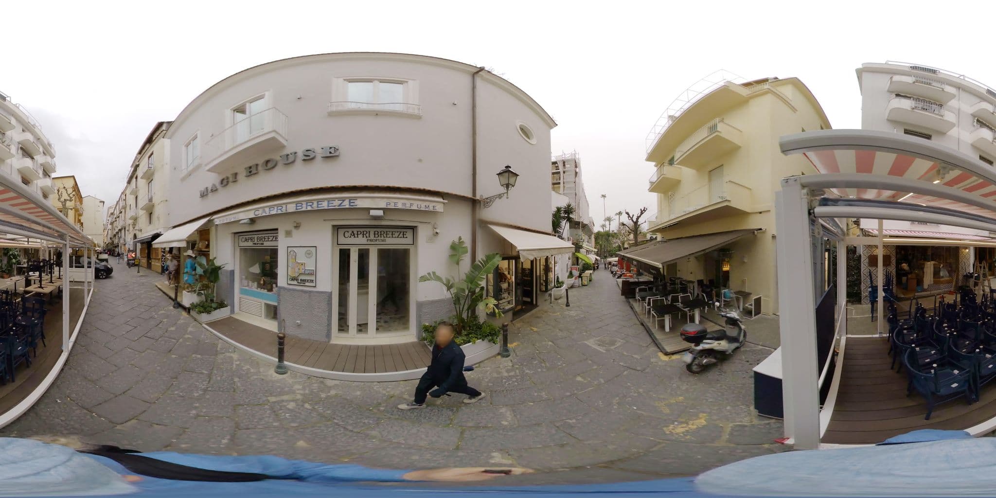 Street view near Sorrento Apartments, Sorrento — © stefan-RolfsRom (CC BY-SA · Mapillary)