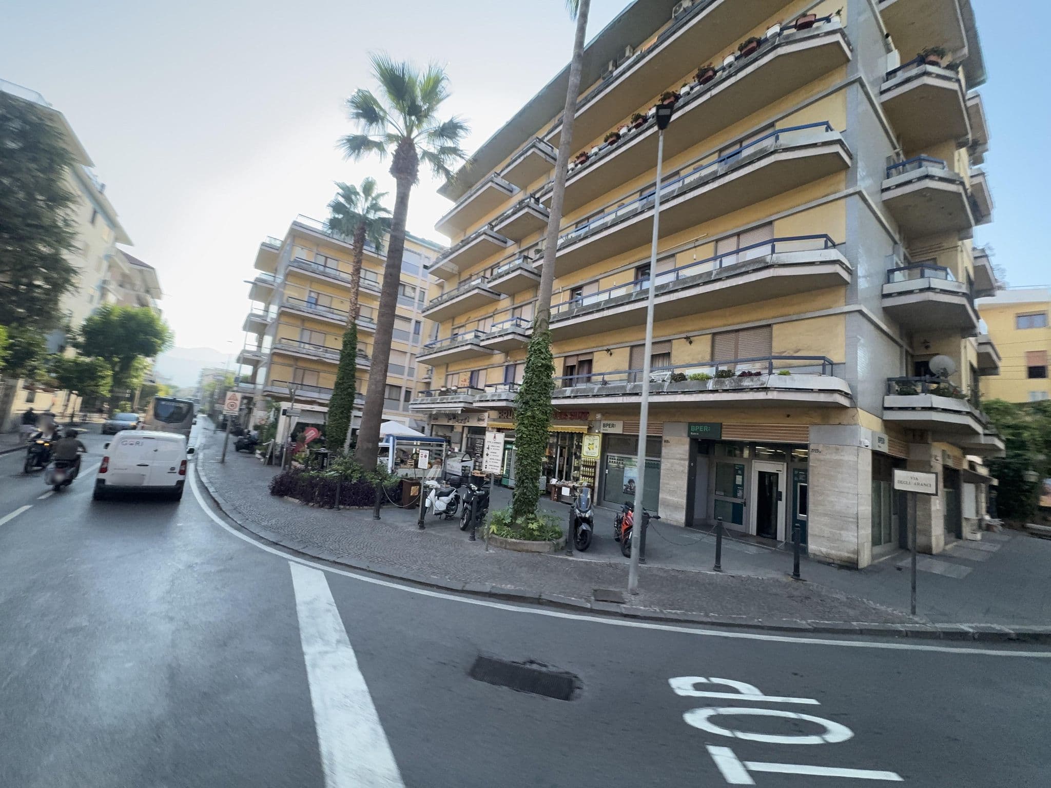 Street view near Art de vivre, Sorrento — © mapconcierge (CC BY-SA · Mapillary)