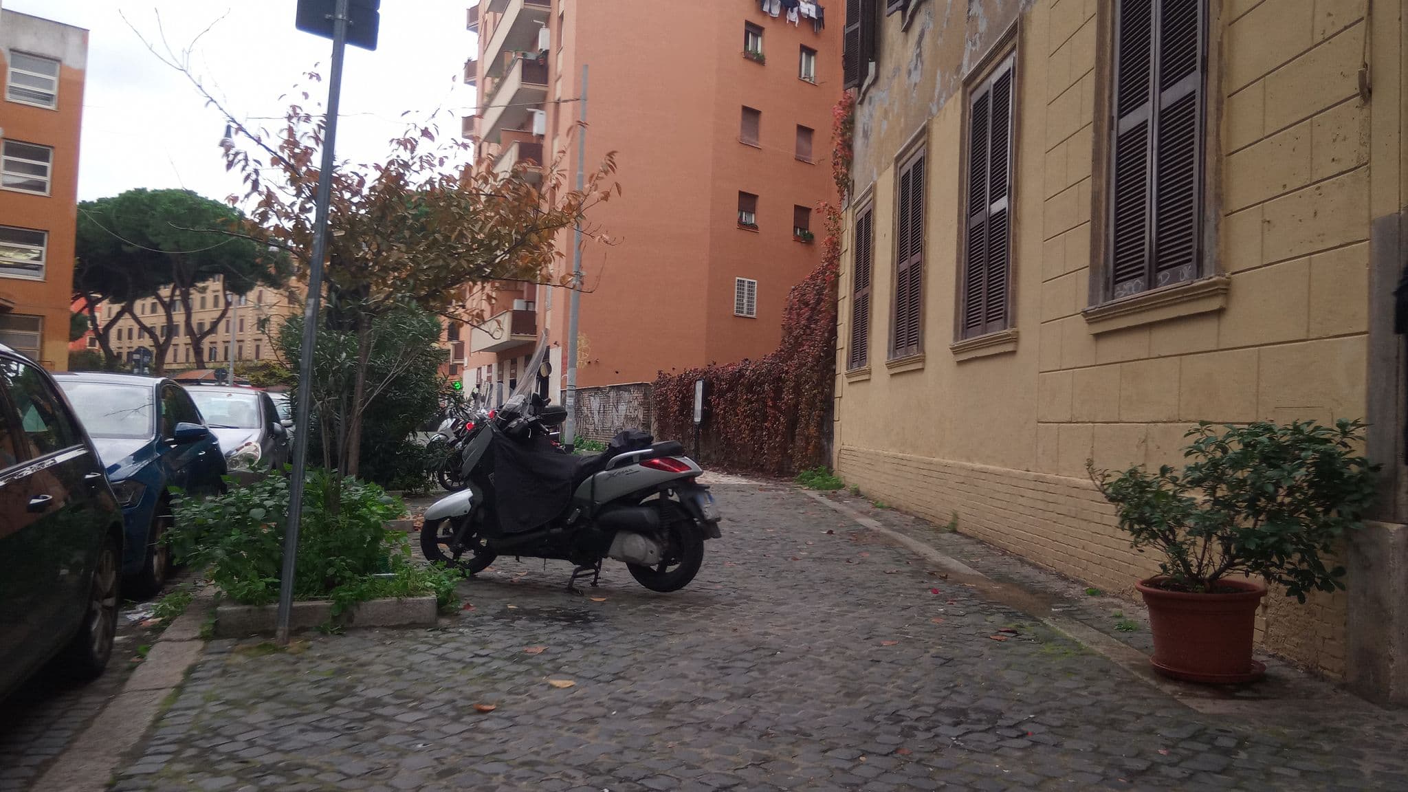 Street view near Stay At - B&B in Rome, Esquilino — © alesarrett (CC BY-SA · Mapillary)