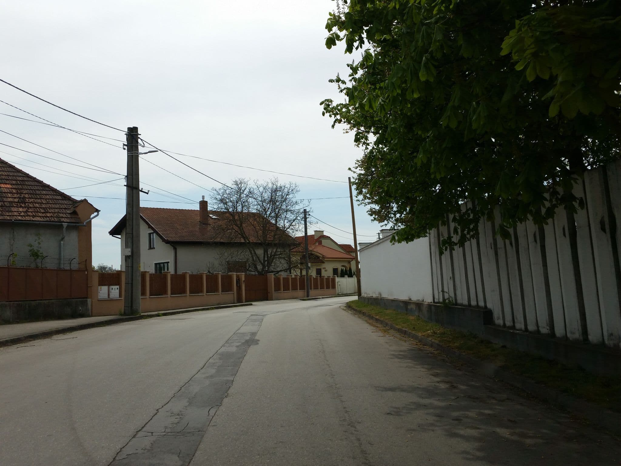 Street view near Apartmány – stany – karavany, Veľký Meder — © anirud (CC BY-SA · Mapillary)