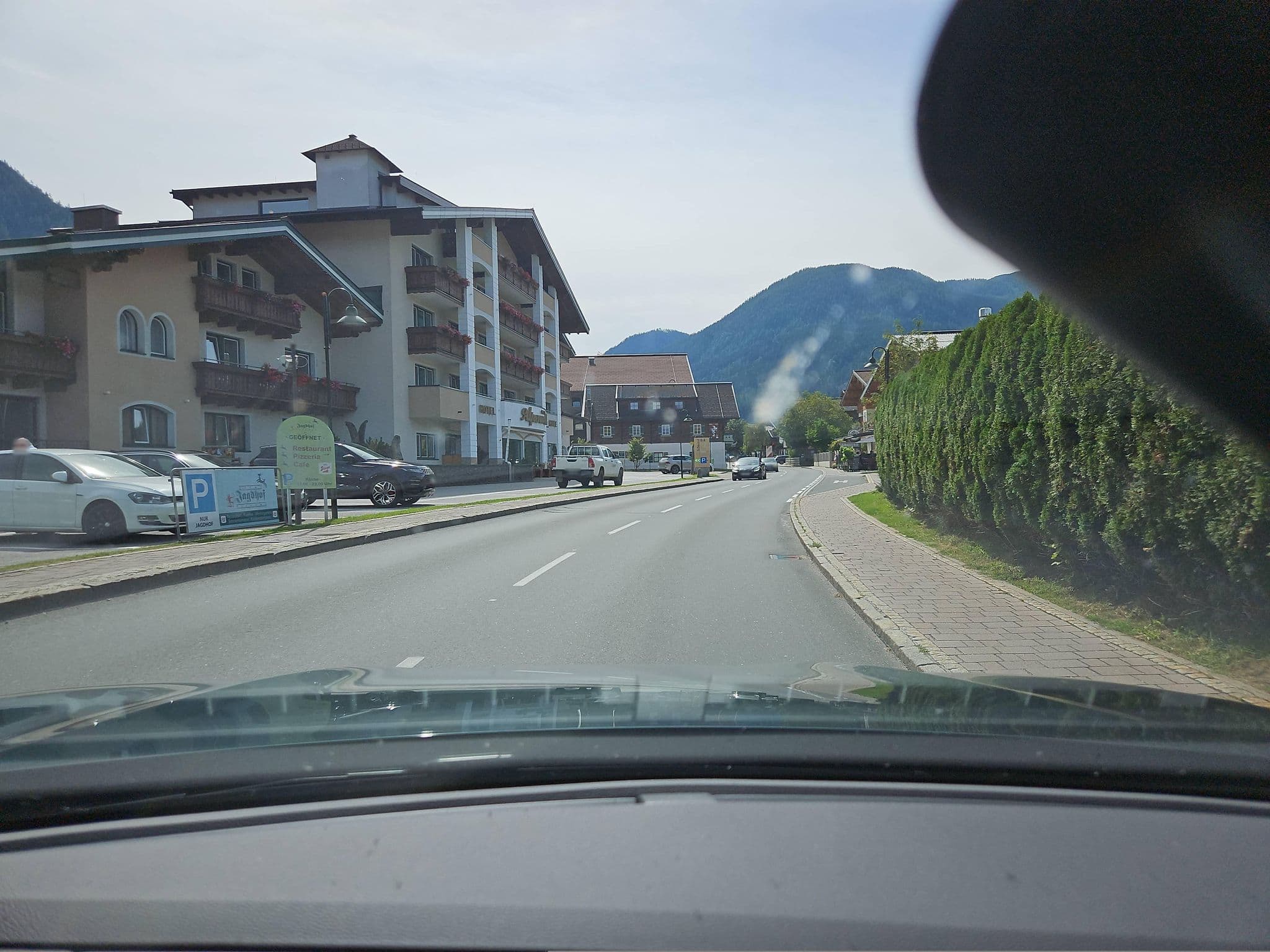 Street view near Alpenwelt, Altenmarkt im Pongau — © toho (CC BY-SA · Mapillary)