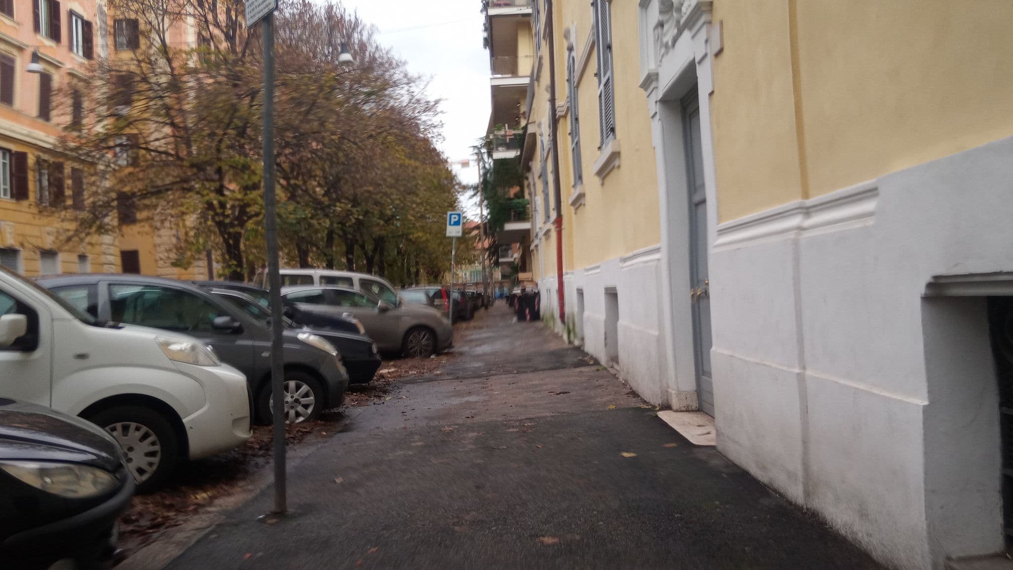 Street view near Hotel Atenemo, Esquilino — © alesarrett (CC BY-SA · Mapillary)