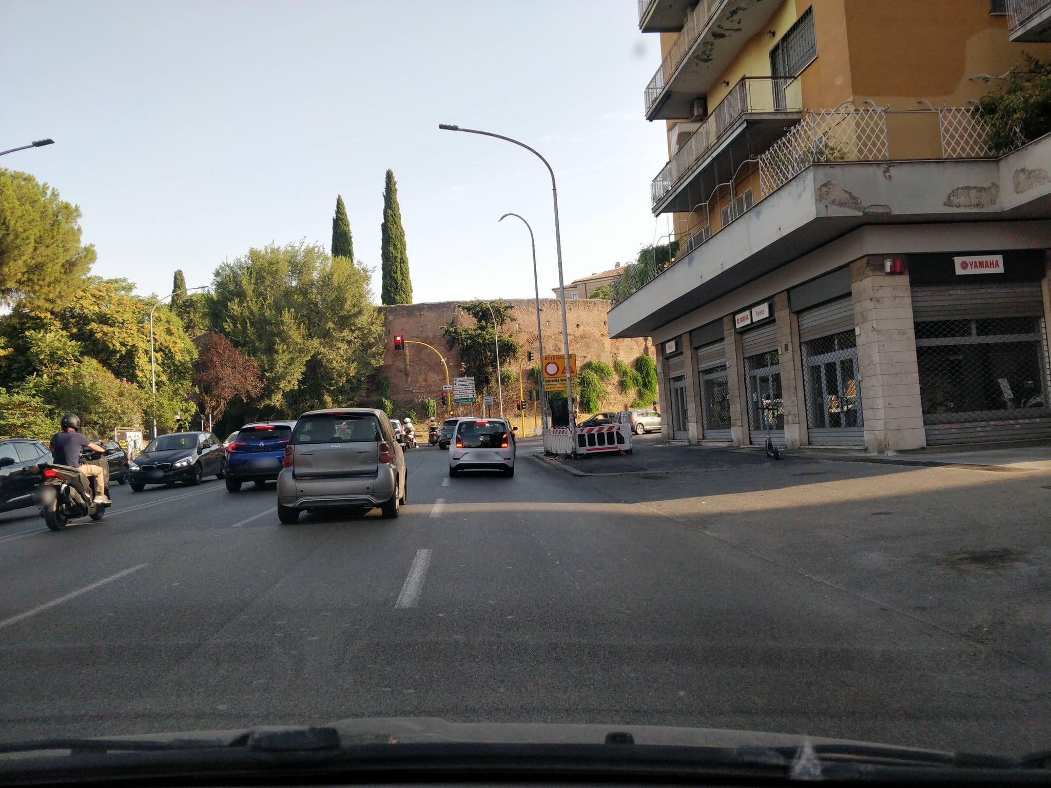 Street view near Anfiteatro Castrense, Rome — © panbauletto (CC BY-SA · Mapillary)
