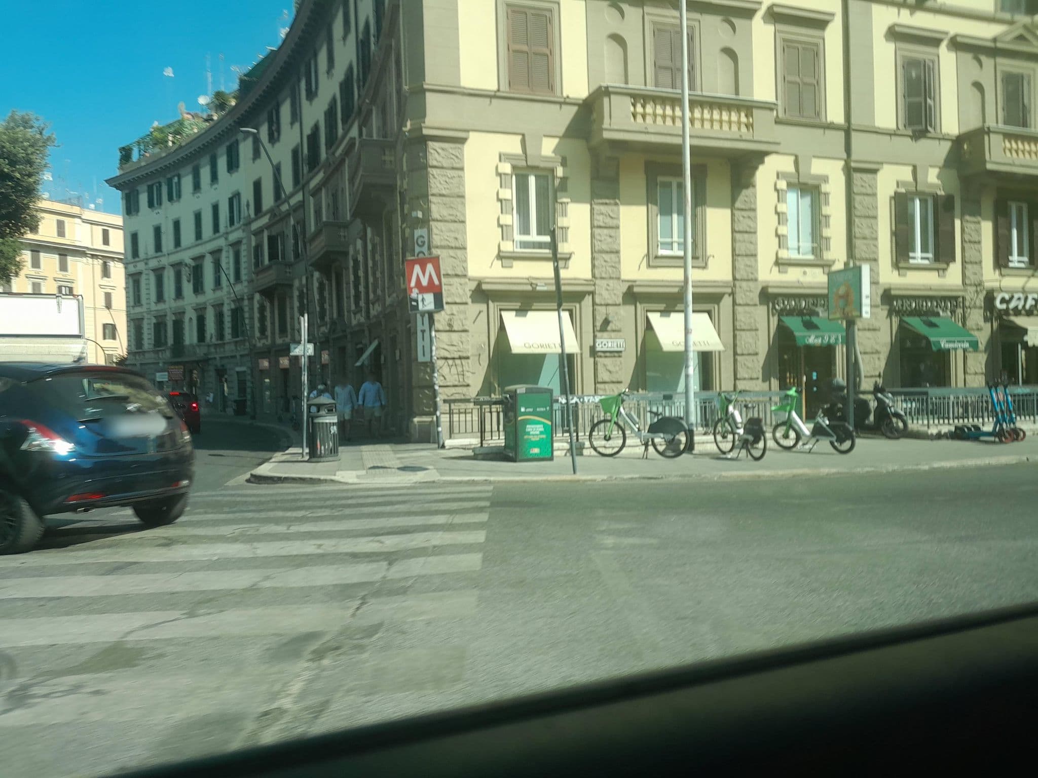 Street view near Hotel Roi, Rome — © omfg_notpr (CC BY-SA · Mapillary)