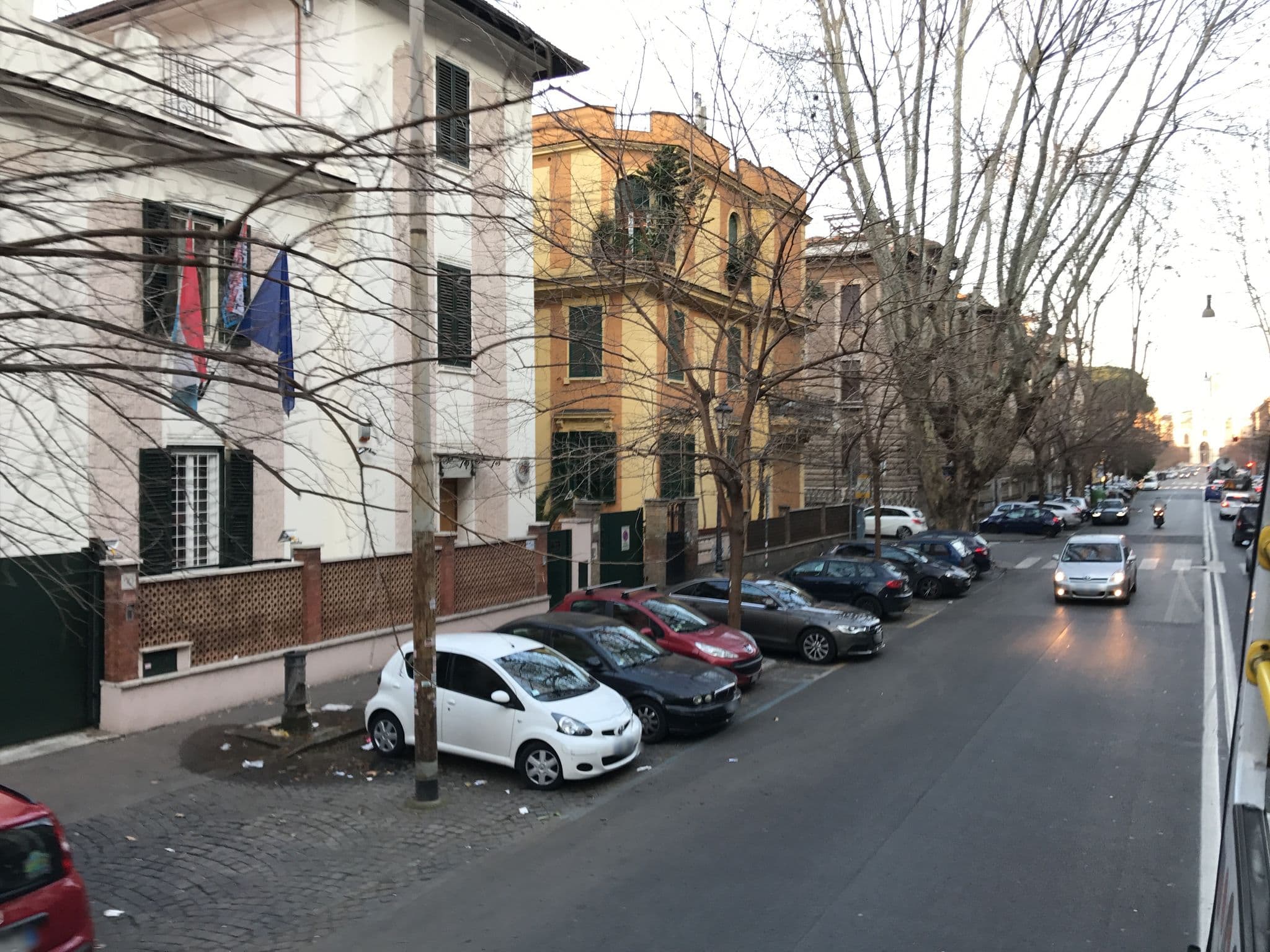 Street view near H & H, Rome — © fundacja_geolife (CC BY-SA · Mapillary)