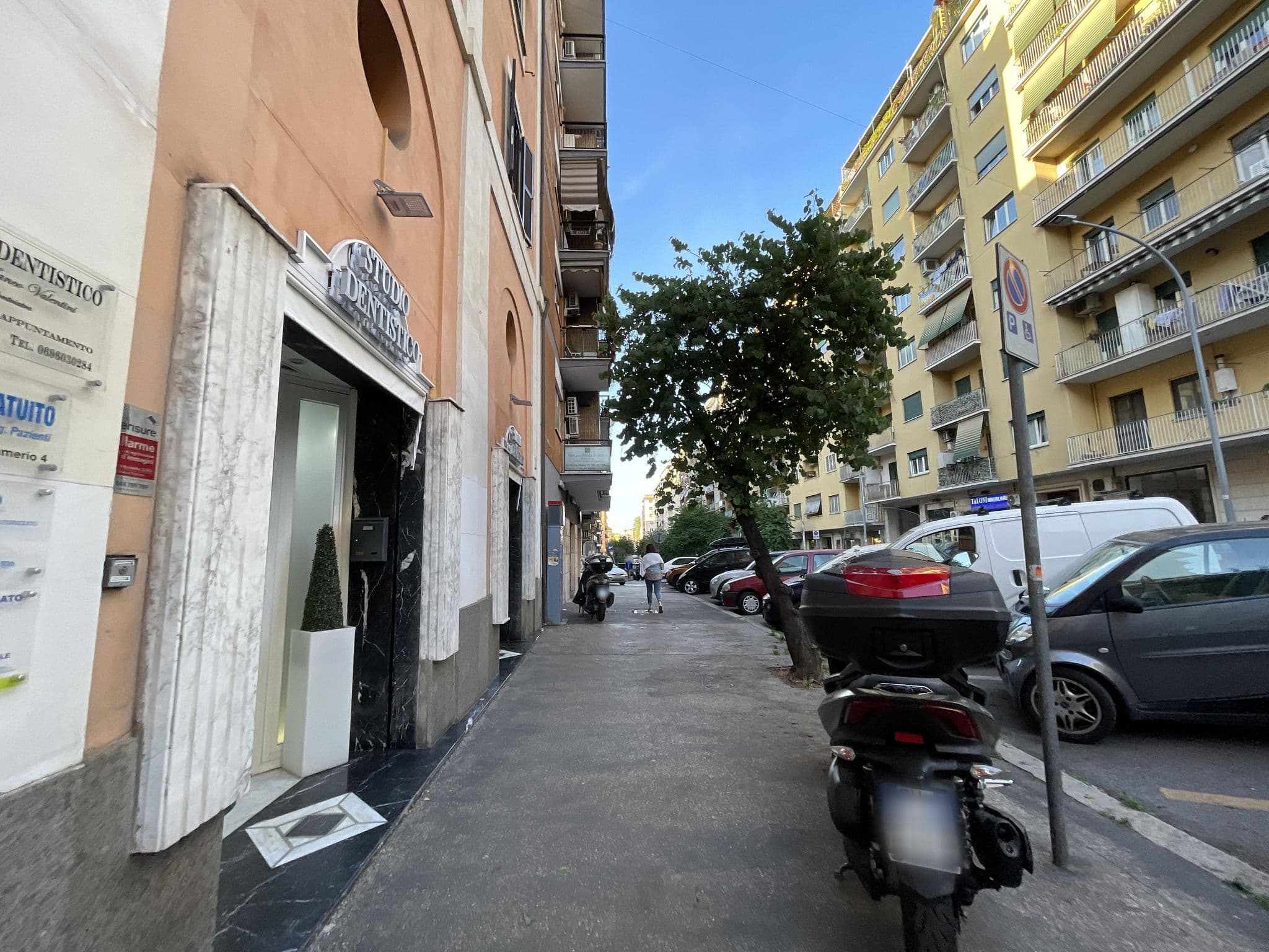 Street view near Carol B&B, Rome — © filipb (CC BY-SA · Mapillary)