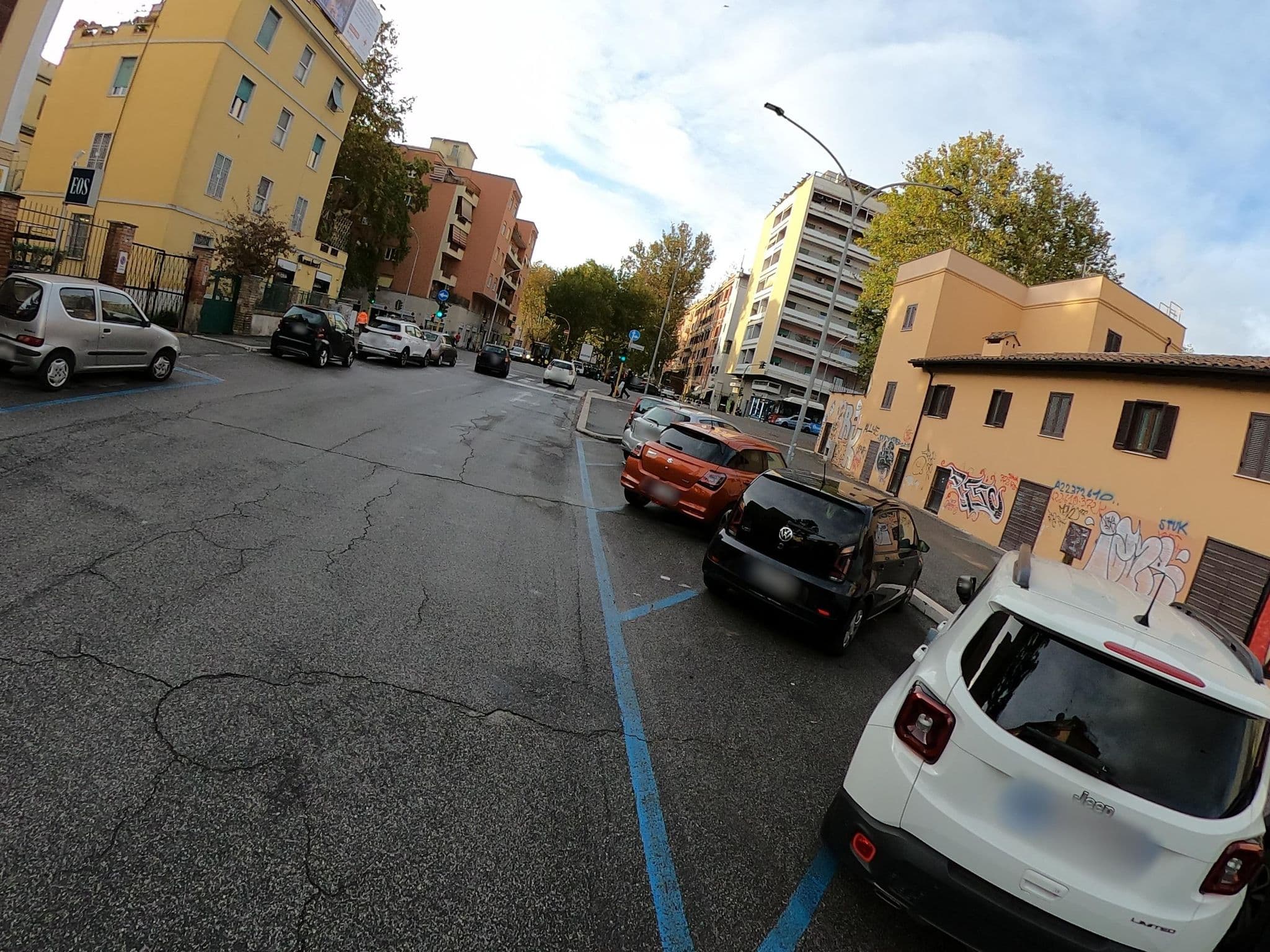 Street view near Happy Friends, Rome — © alesarrett (CC BY-SA · Mapillary)