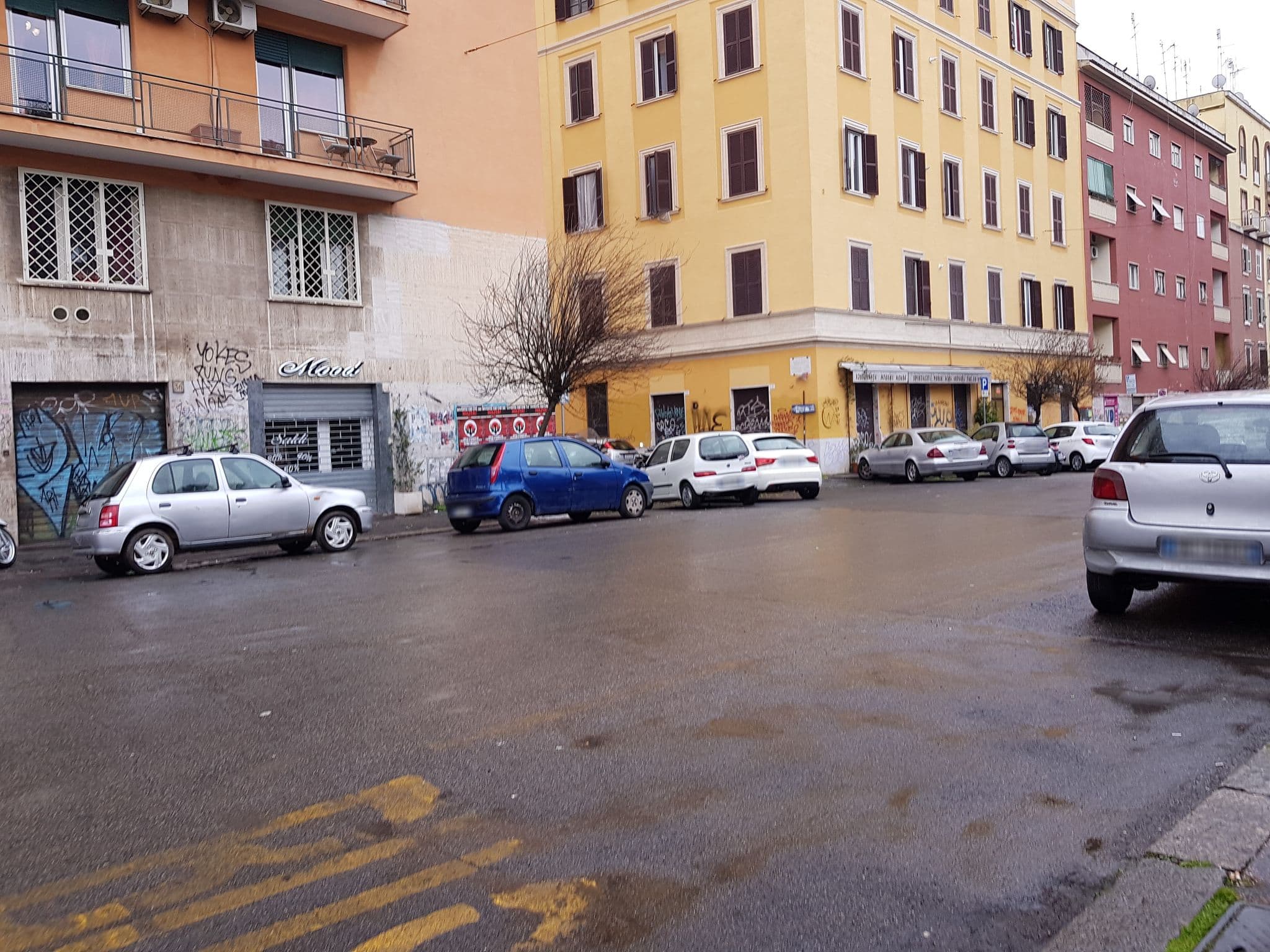 Street view near Domus Klimt, Esquilino — © ale_zena_it (CC BY-SA · Mapillary)