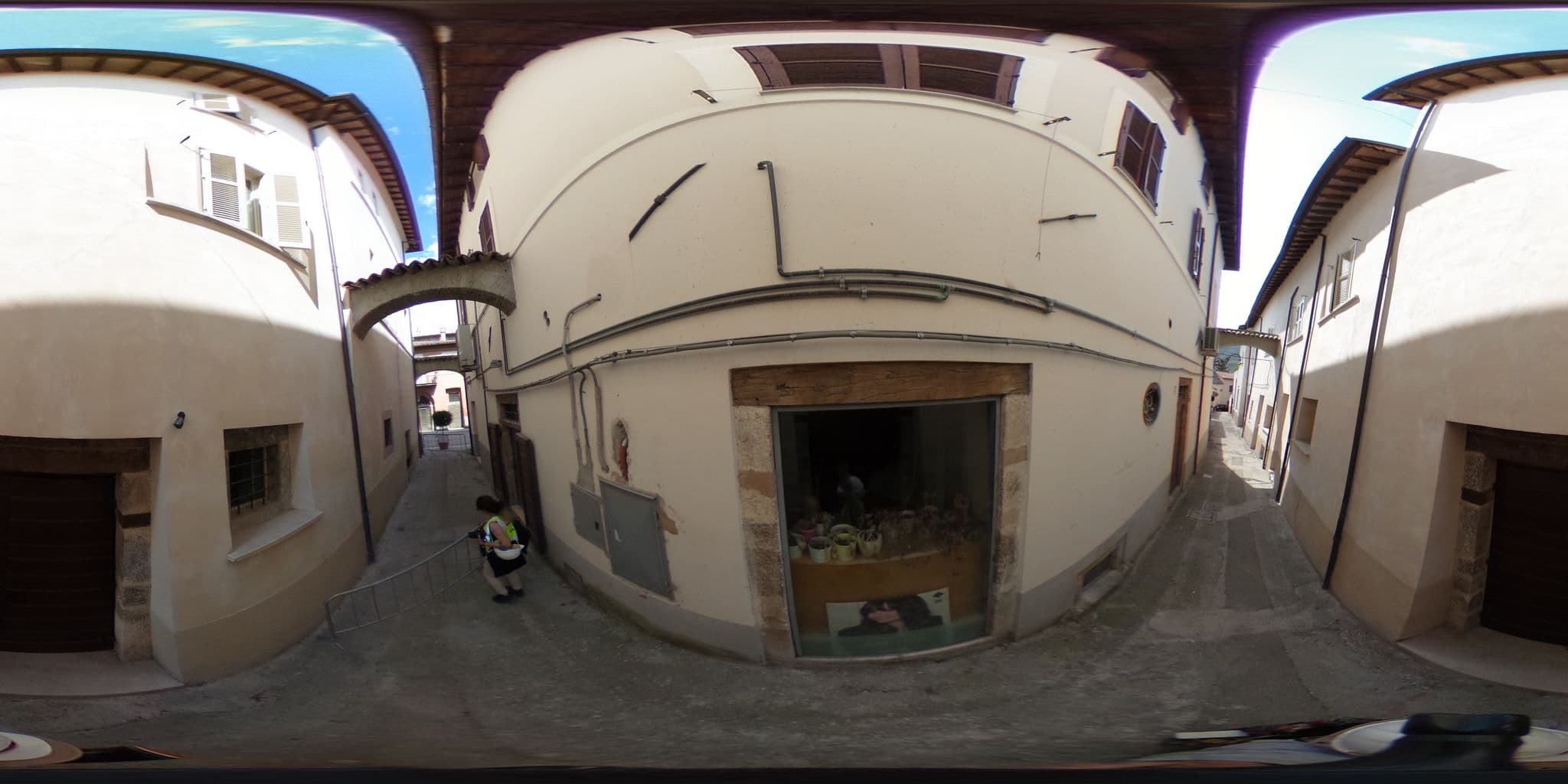 Street view near Albergo Les Dependances, Norcia — © valentina_p (CC BY-SA · Mapillary)