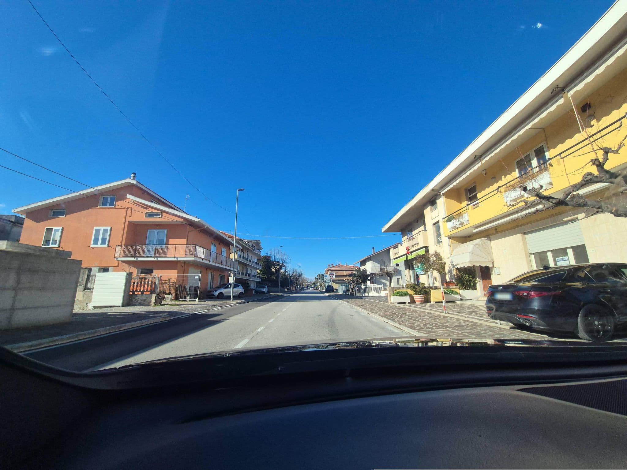 Street view near Casa Rosa, Francavilla al Mare — © andis84 (CC BY-SA · Mapillary)