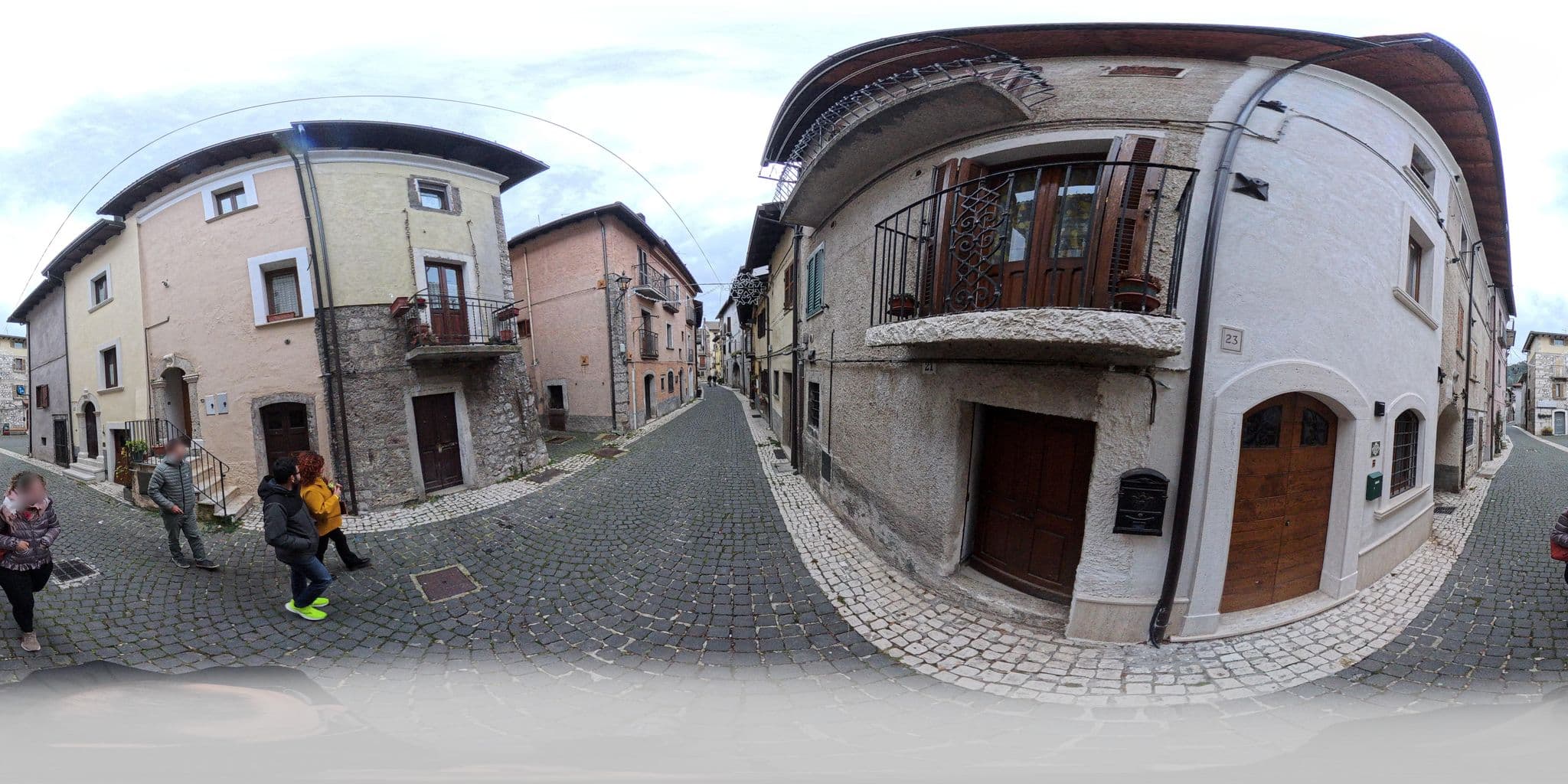 Street view near Il Grottino, Pescasseroli — © odiug (CC BY-SA · Mapillary)