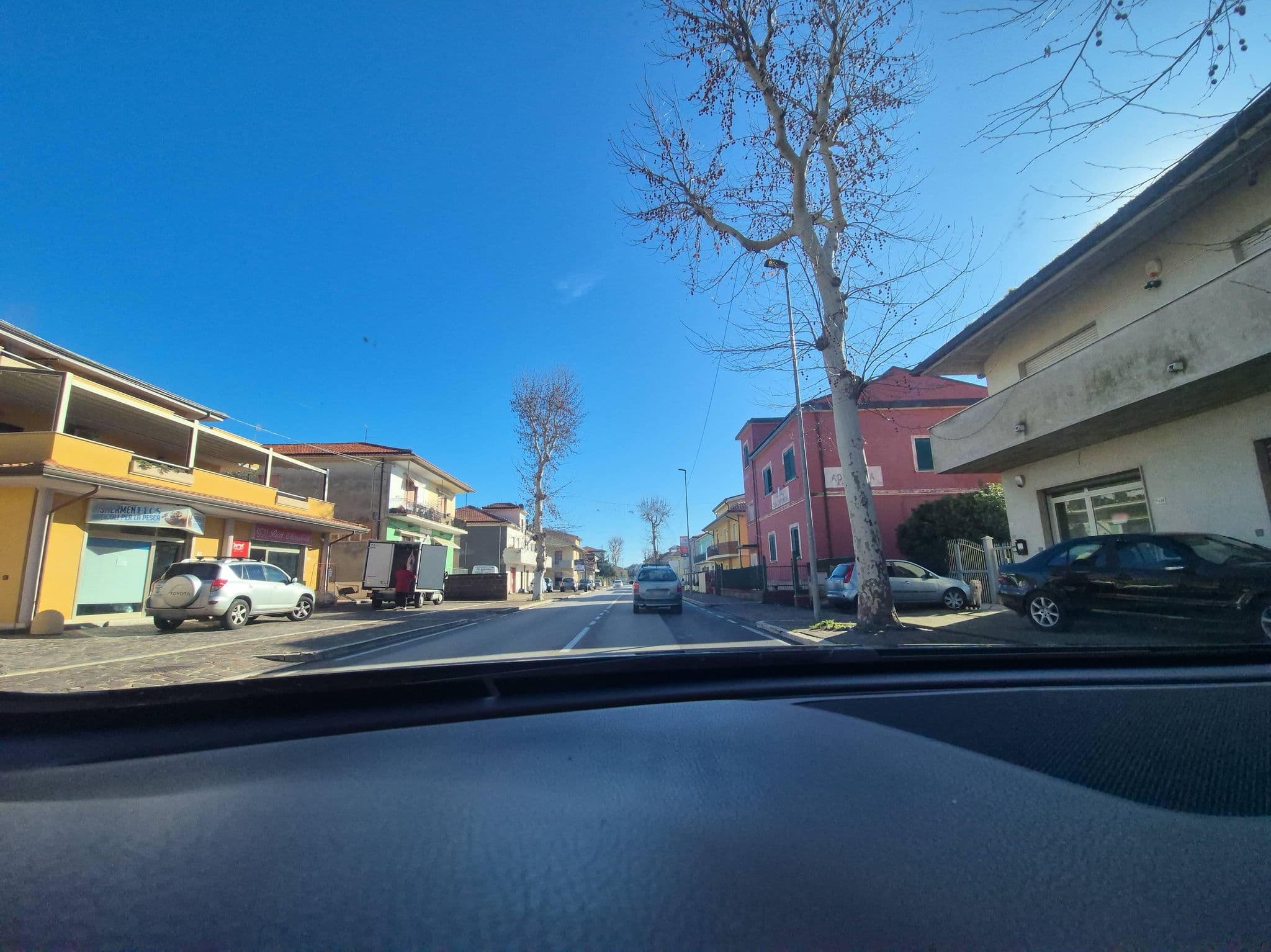 Street view near Baiocco, Francavilla al Mare — © andis84 (CC BY-SA · Mapillary)