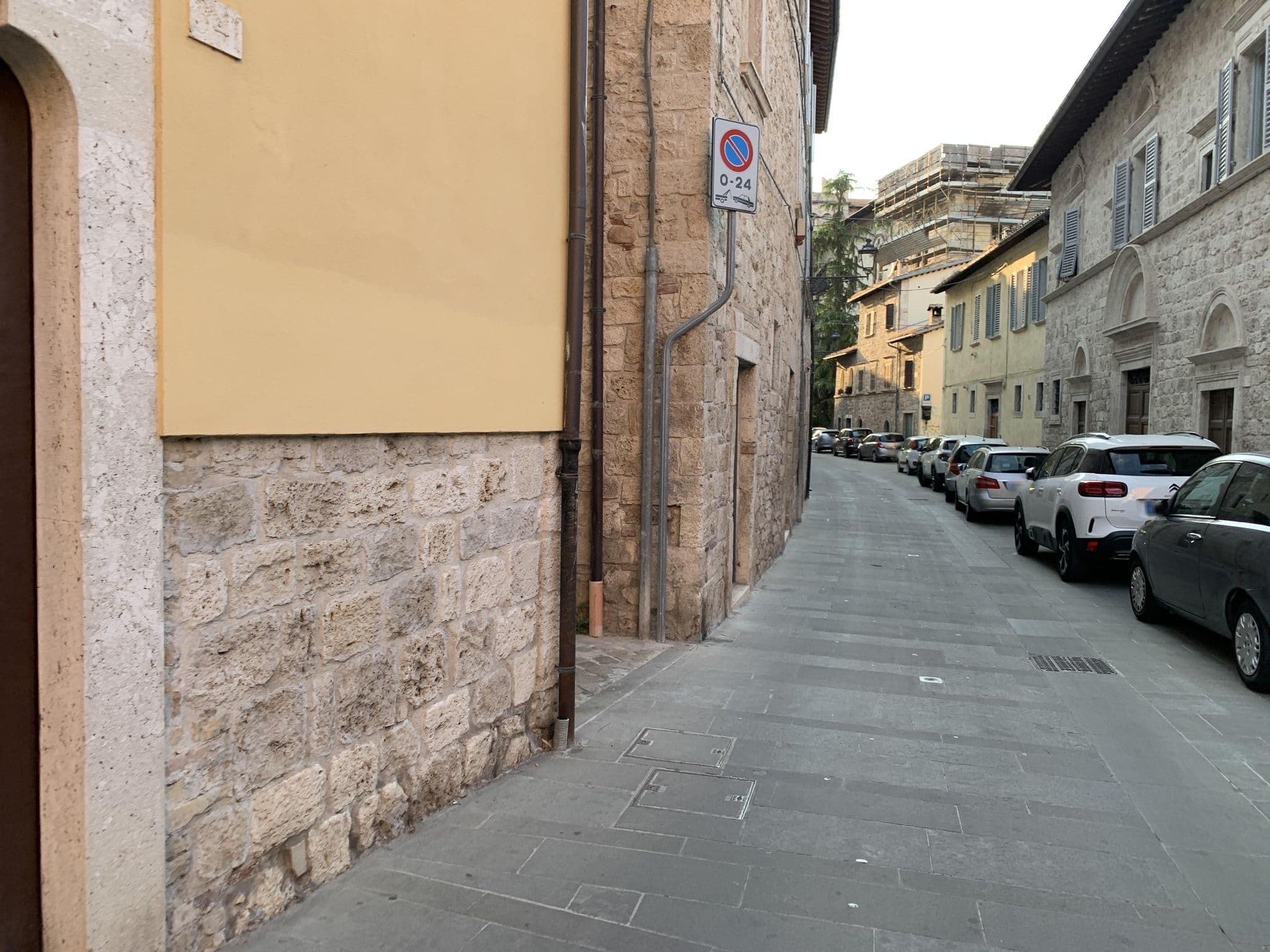 Street view near Artelier B&B, Ascoli Piceno — © robot8a (CC BY-SA · Mapillary)