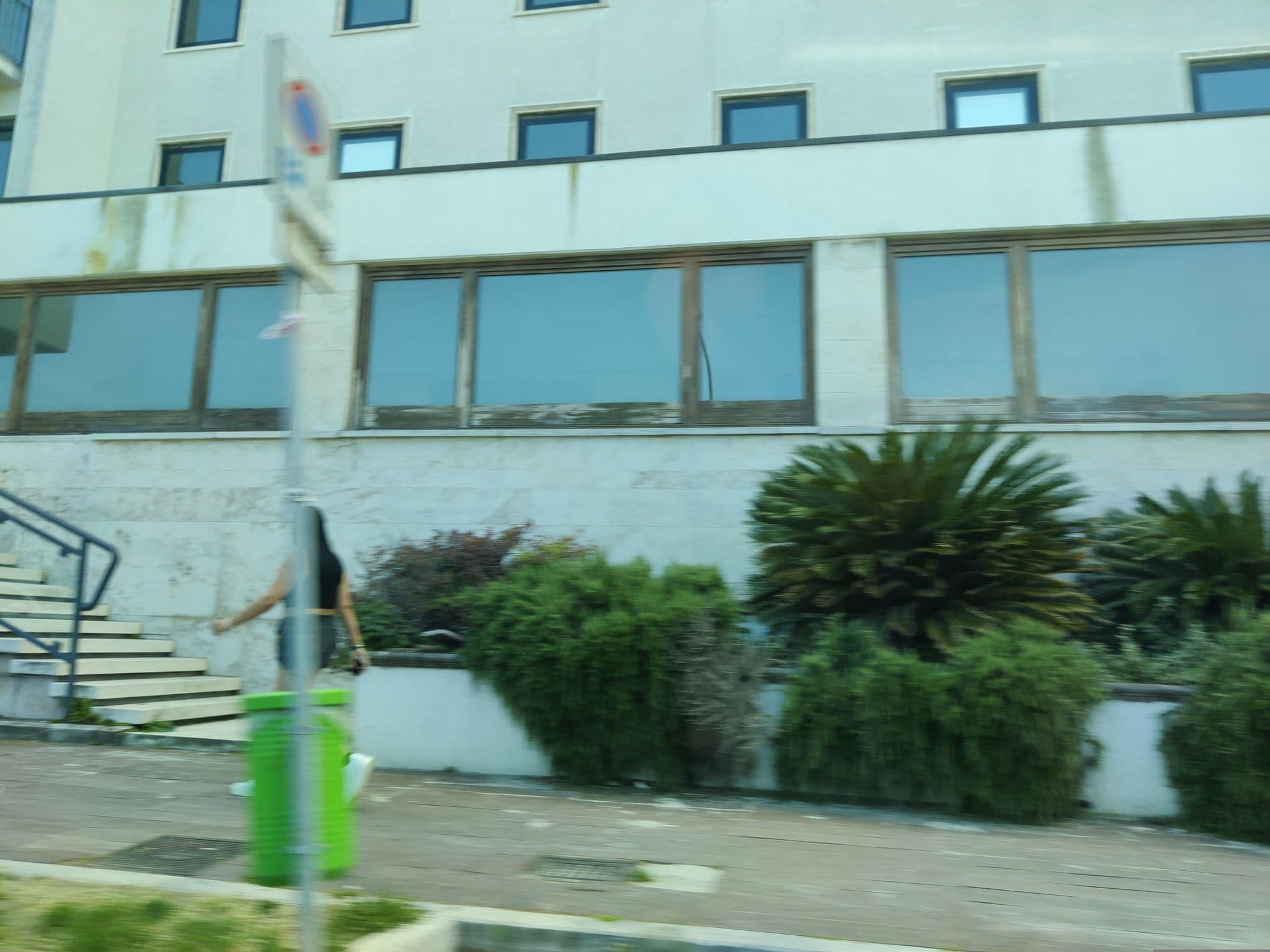 Street view near Hotel Carlton Pescara, Pescara — © evvemoscia (CC BY-SA · Mapillary)