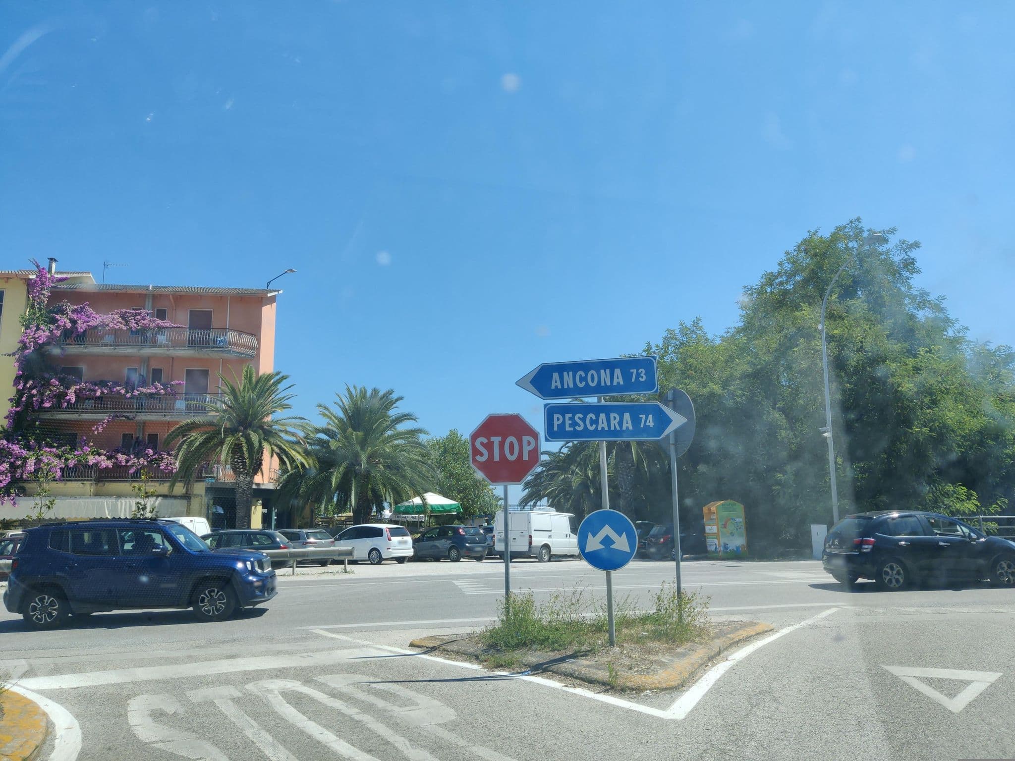 Street view near Hotel Ristorante Il Contadino, Cupra Marittima — © evvemoscia (CC BY-SA · Mapillary)