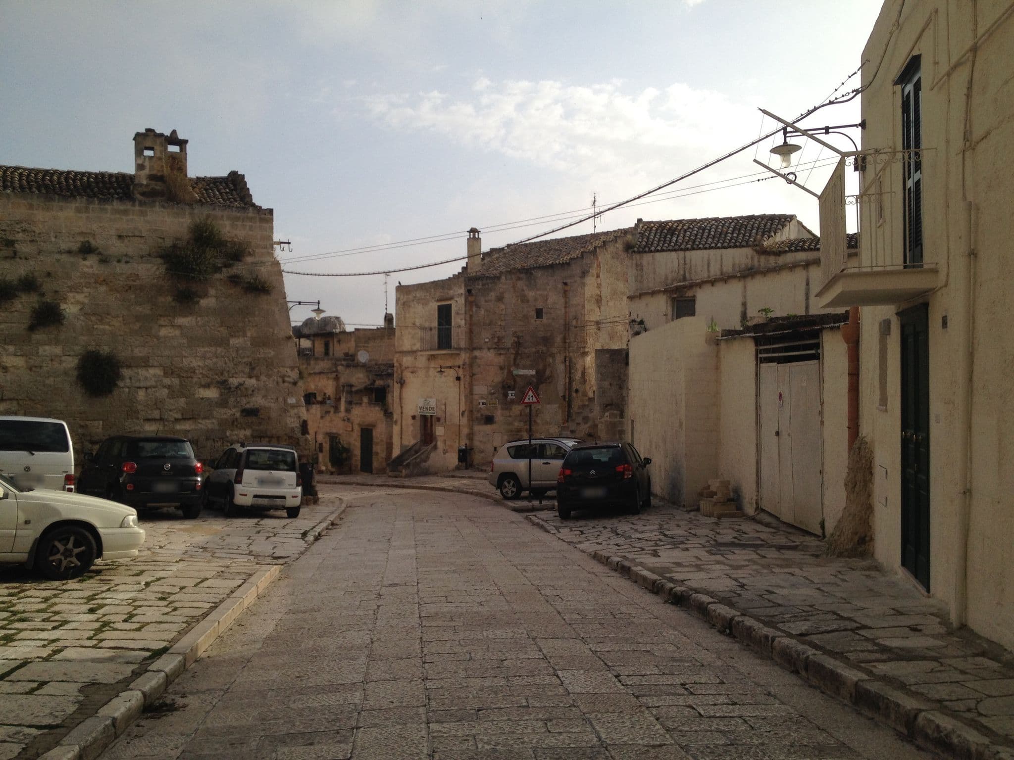 Street view near l’artiere dimore nei sassi, Matera — © raxpa (CC BY-SA · Mapillary)