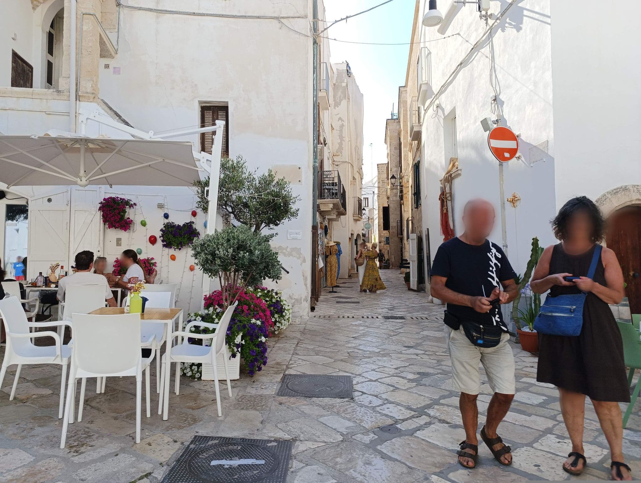 Street view near B&B Relais Del Senatore, Polignano a Mare — © jeawrong (CC BY-SA · Mapillary)