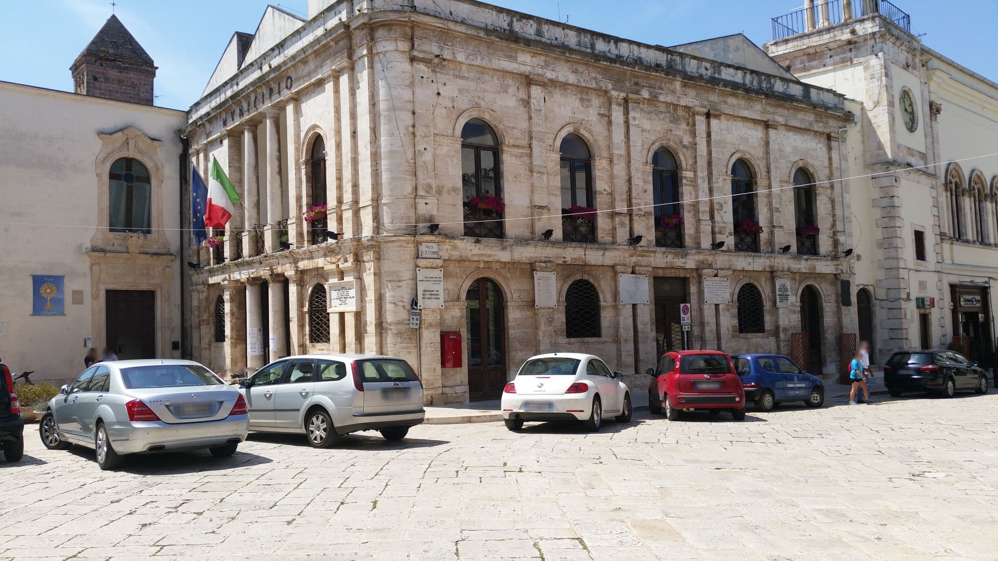Street view near Porta degli Antichi Casali, Conversano — © shlublu (CC BY-SA · Mapillary)