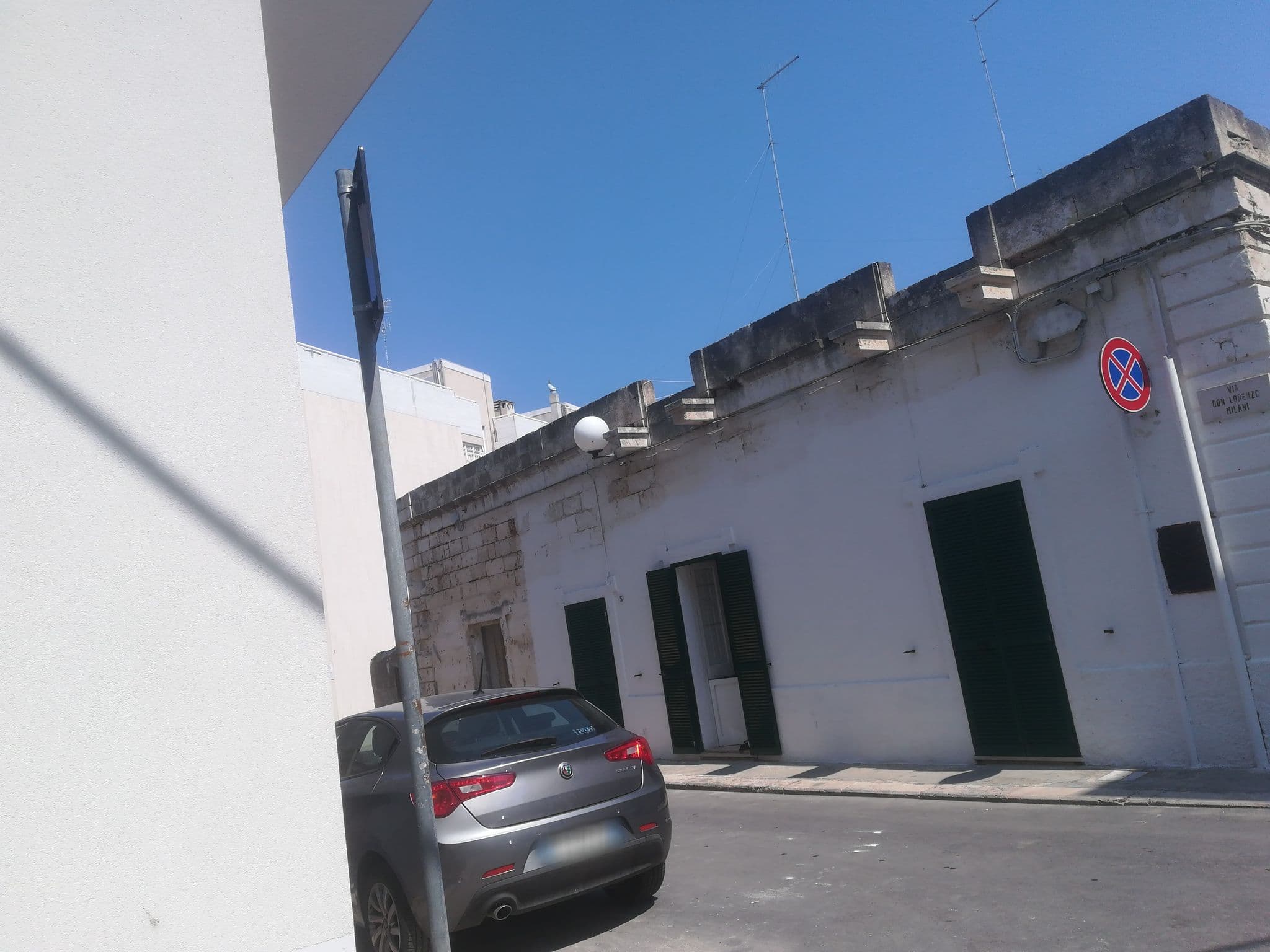 Street view near Residence Il Villino, Polignano a Mare — © jeawrong (CC BY-SA · Mapillary)