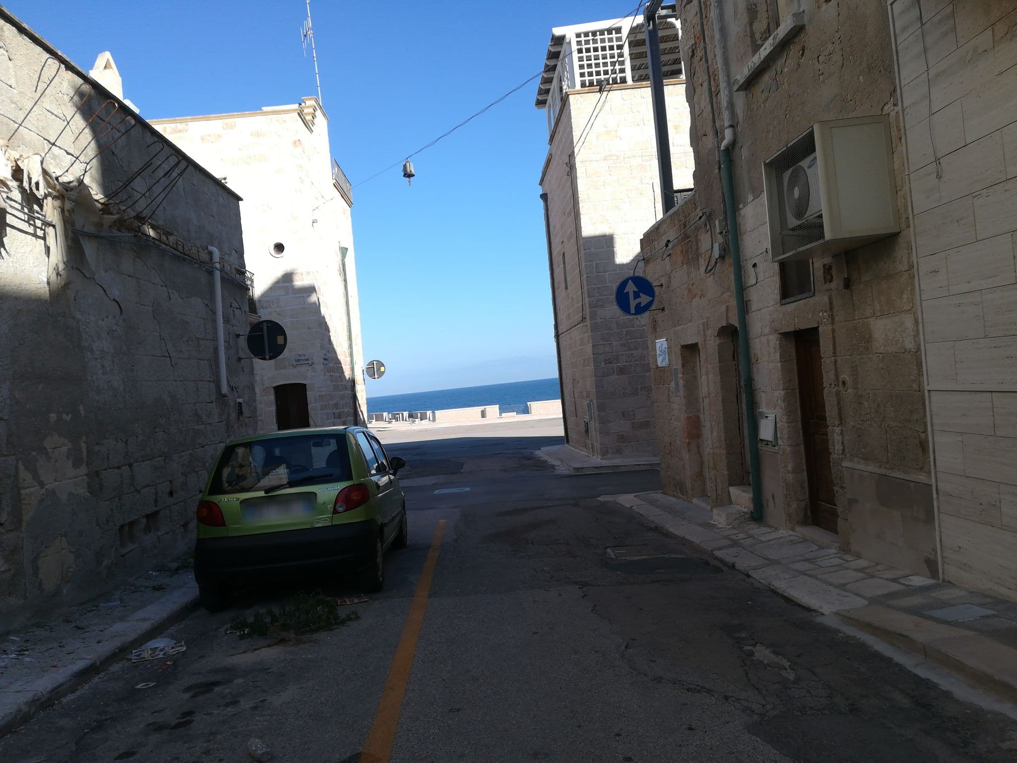 Street view near Terracielo Home casa vacanza privata, Polignano a Mare — © jeawrong (CC BY-SA · Mapillary)