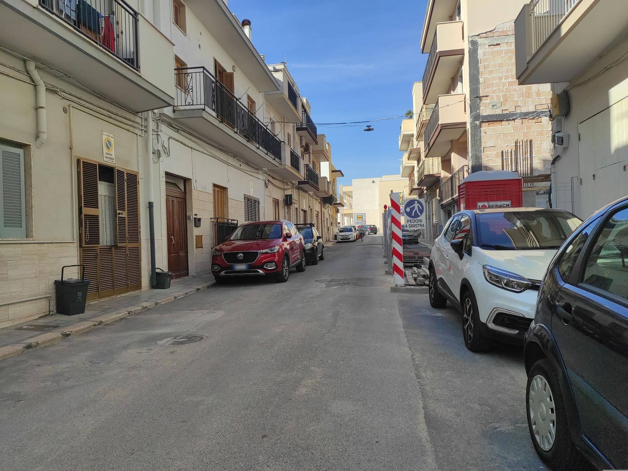 Street view near B&B Dimora delle Rondini, Polignano a Mare — © jeawrong (CC BY-SA · Mapillary)