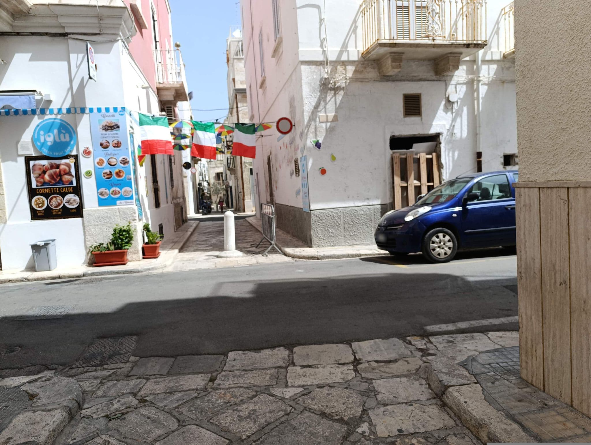 Street view near Le Dimore Di Magda, Polignano a Mare — © jeawrong (CC BY-SA · Mapillary)